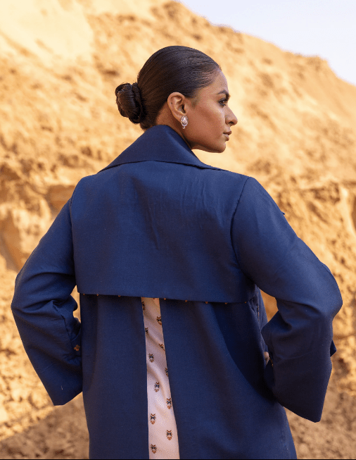 KOSHA - NV - J ABAYA COAT - OUR DVE - MIRA Y MANO