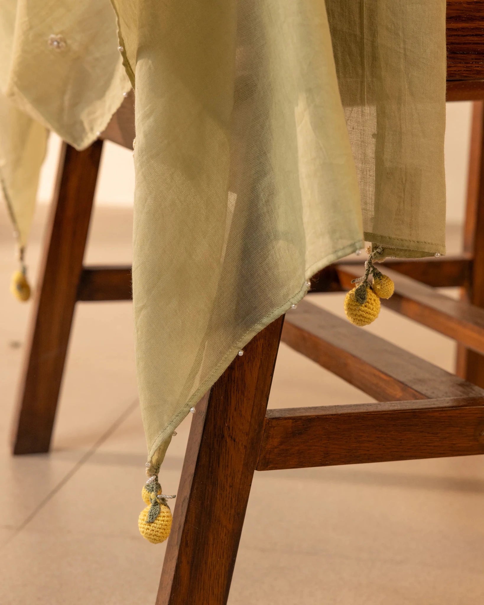 LEMON GROVE SCARF - OUR DVE - MIRA Y MANO