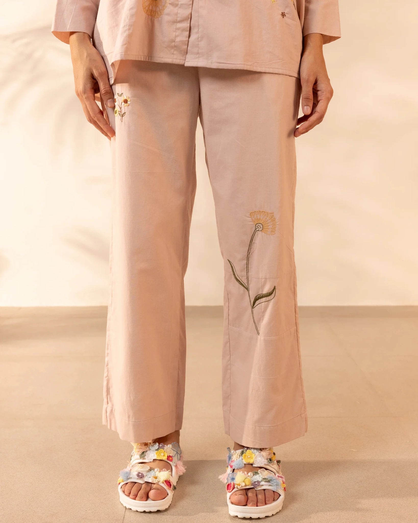 SUNLIT FOOTWEAR - OUR DVE - MIRA Y MANO