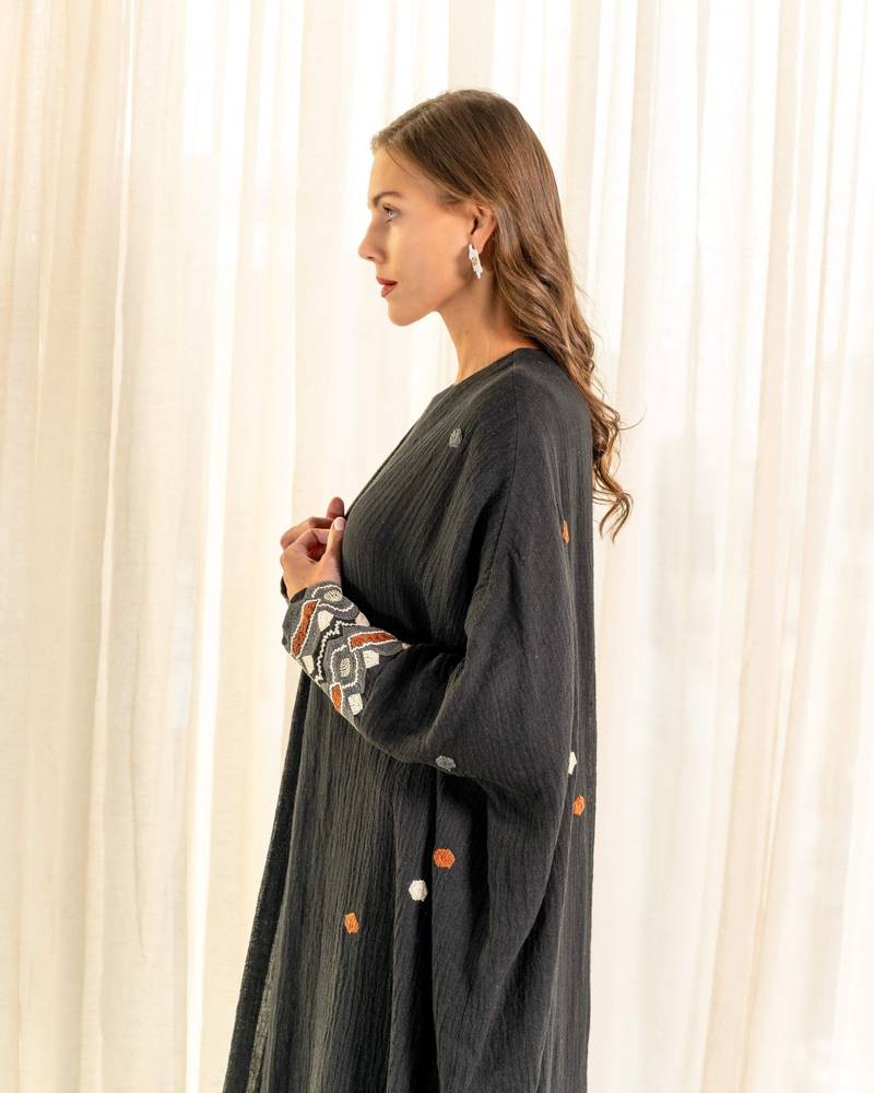 340072 - BLK ABAYA - PEARL COLLECTION - MIRA Y MANO