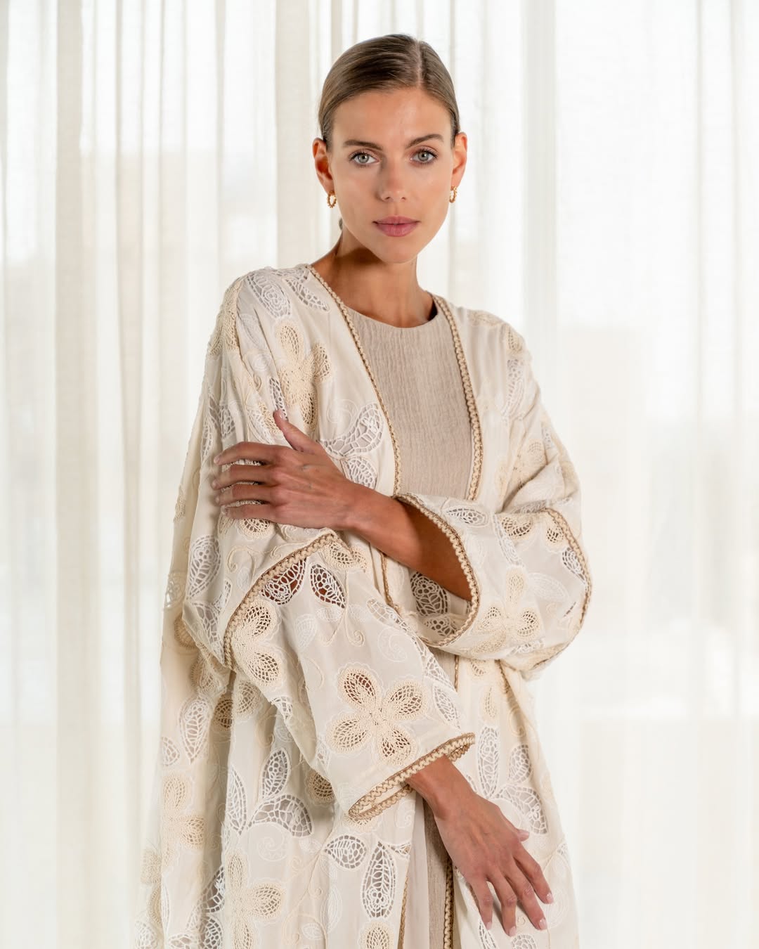 340074 ABAYA - PEARL COLLECTION - MIRA Y MANO