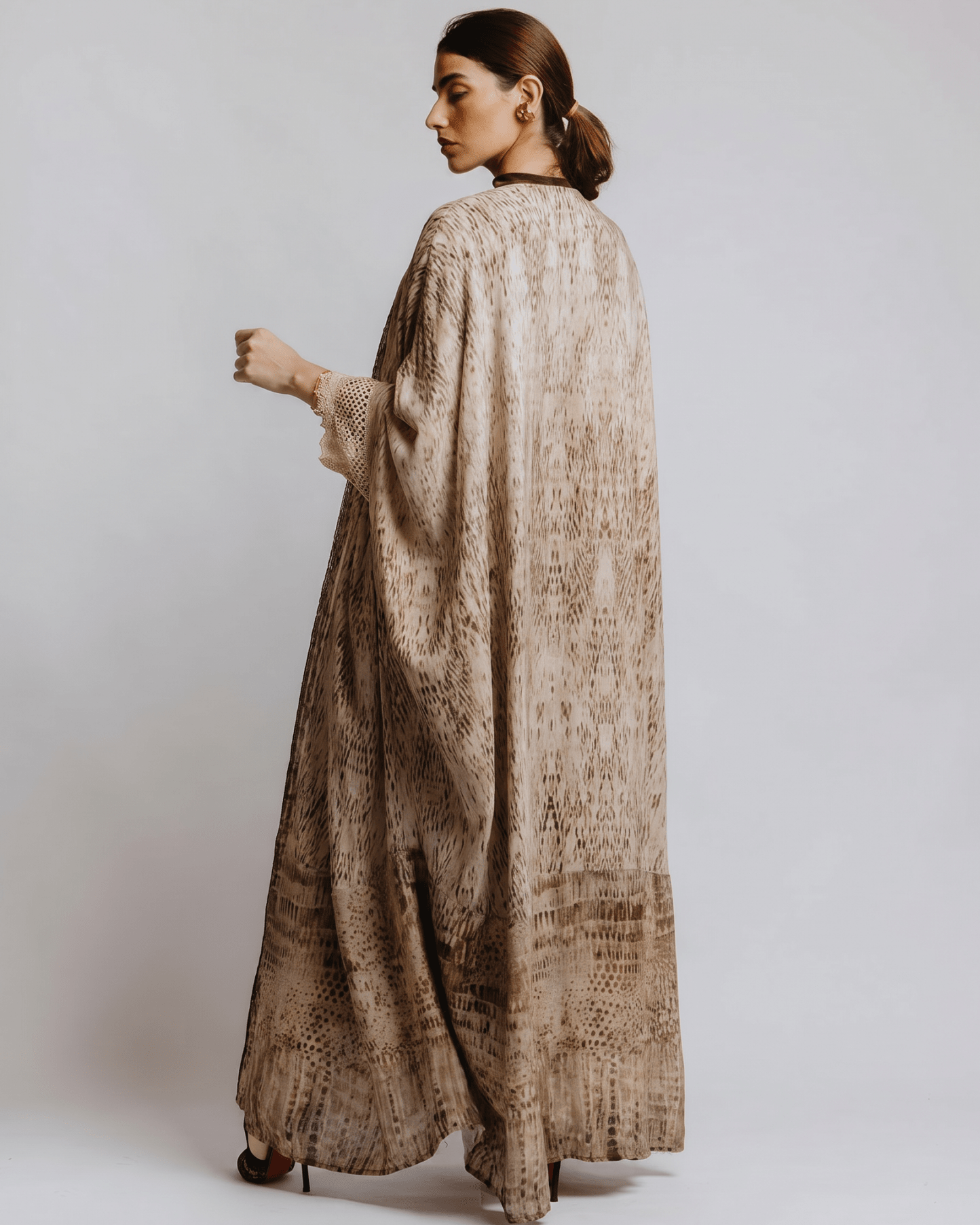 340090 - A ABAYA - PEARL COLLECTION - MIRA Y MANO