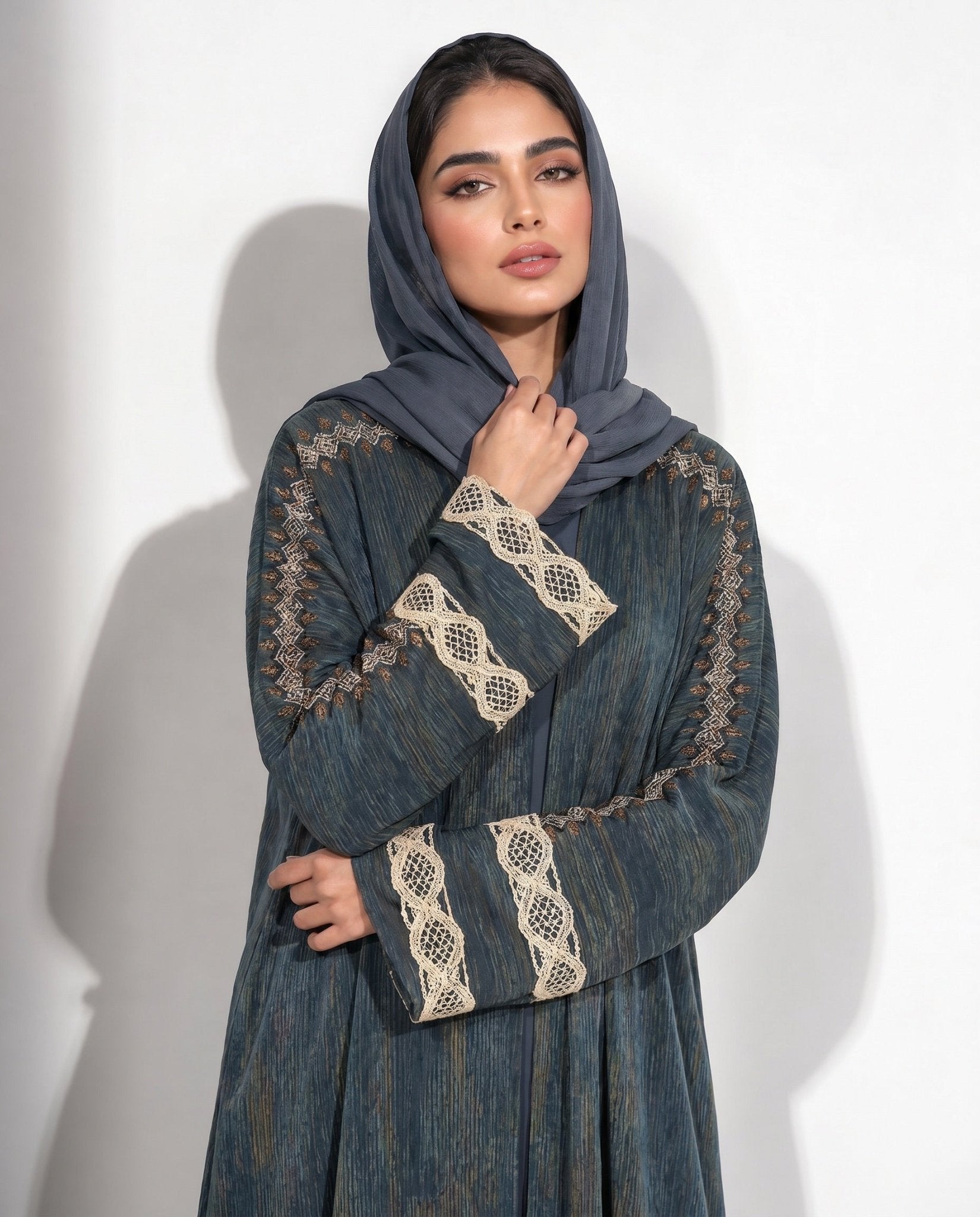 340128 - A ABAYA - PEARL COLLECTION - MIRA Y MANO