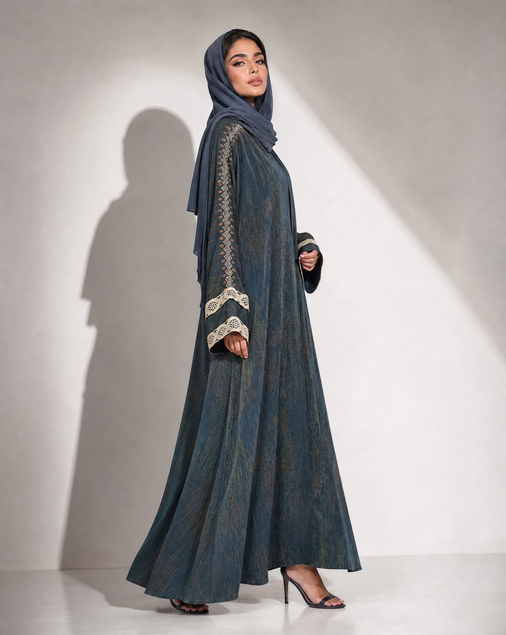 340128 - A ABAYA - PEARL COLLECTION - MIRA Y MANO
