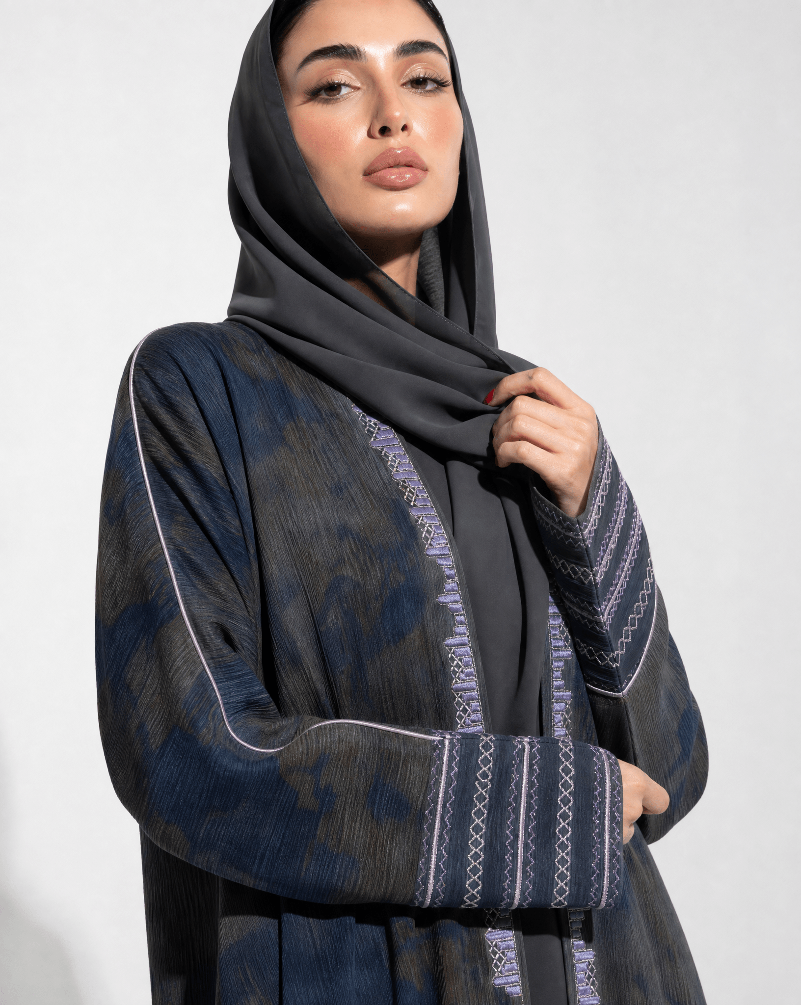 340131 - B ABAYA - PEARL COLLECTION - MIRA Y MANO