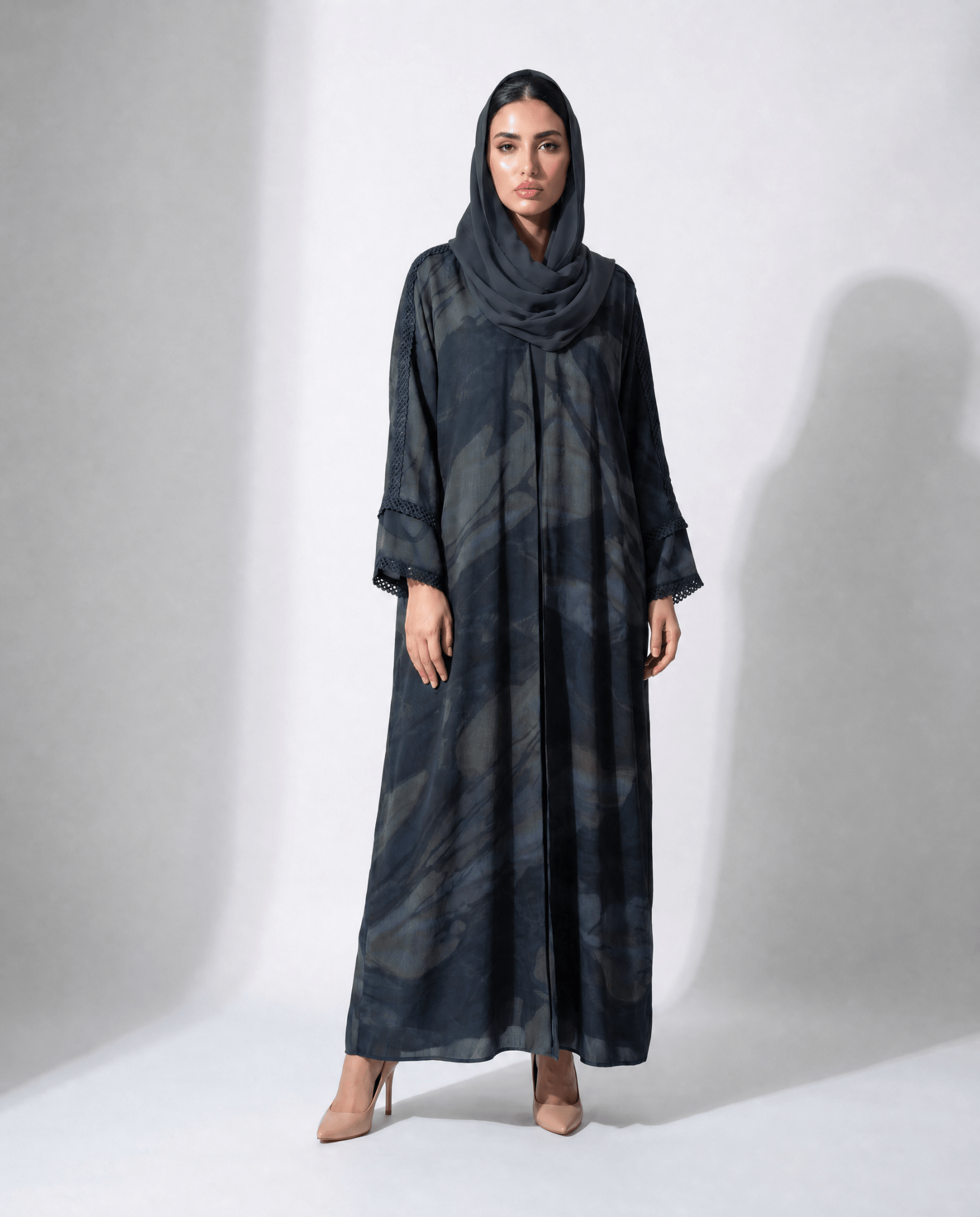 340135 - BK ABAYA - PEARL COLLECTION - MIRA Y MANO
