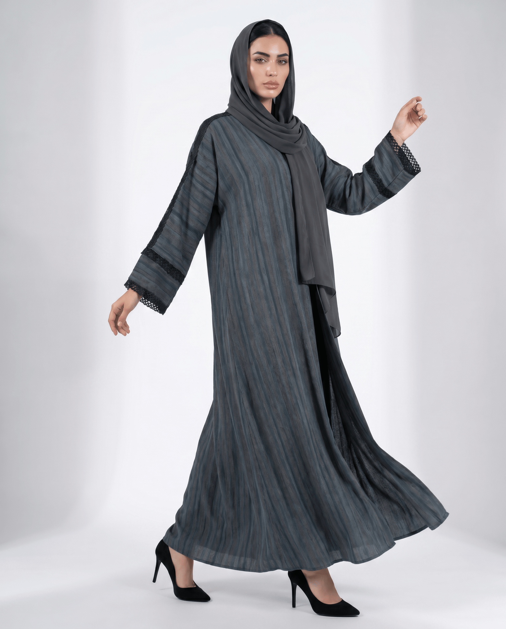 340135 - GY ABAYA - PEARL COLLECTION - MIRA Y MANO