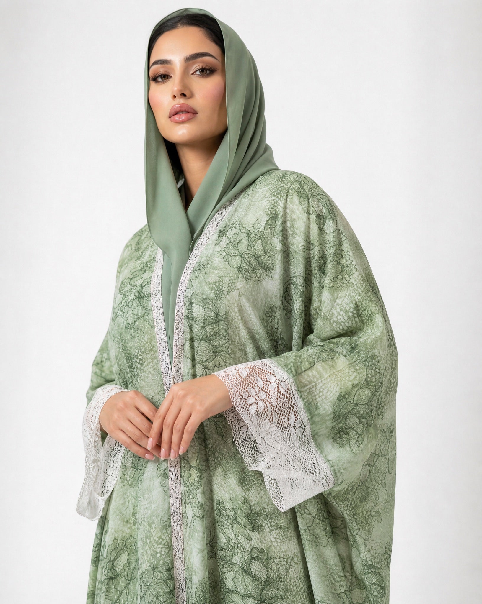 340136 - GR ABAYA - PEARL COLLECTION - MIRA Y MANO