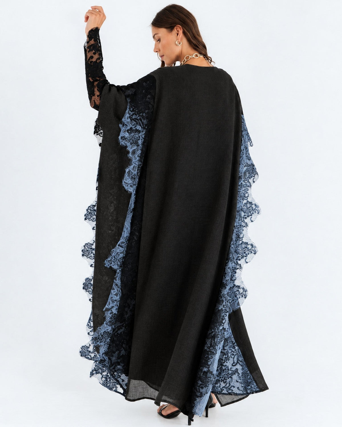 صورة للمنتج PEC 340037-BLK - عباية كتان سوداء – MIRA Y MANO