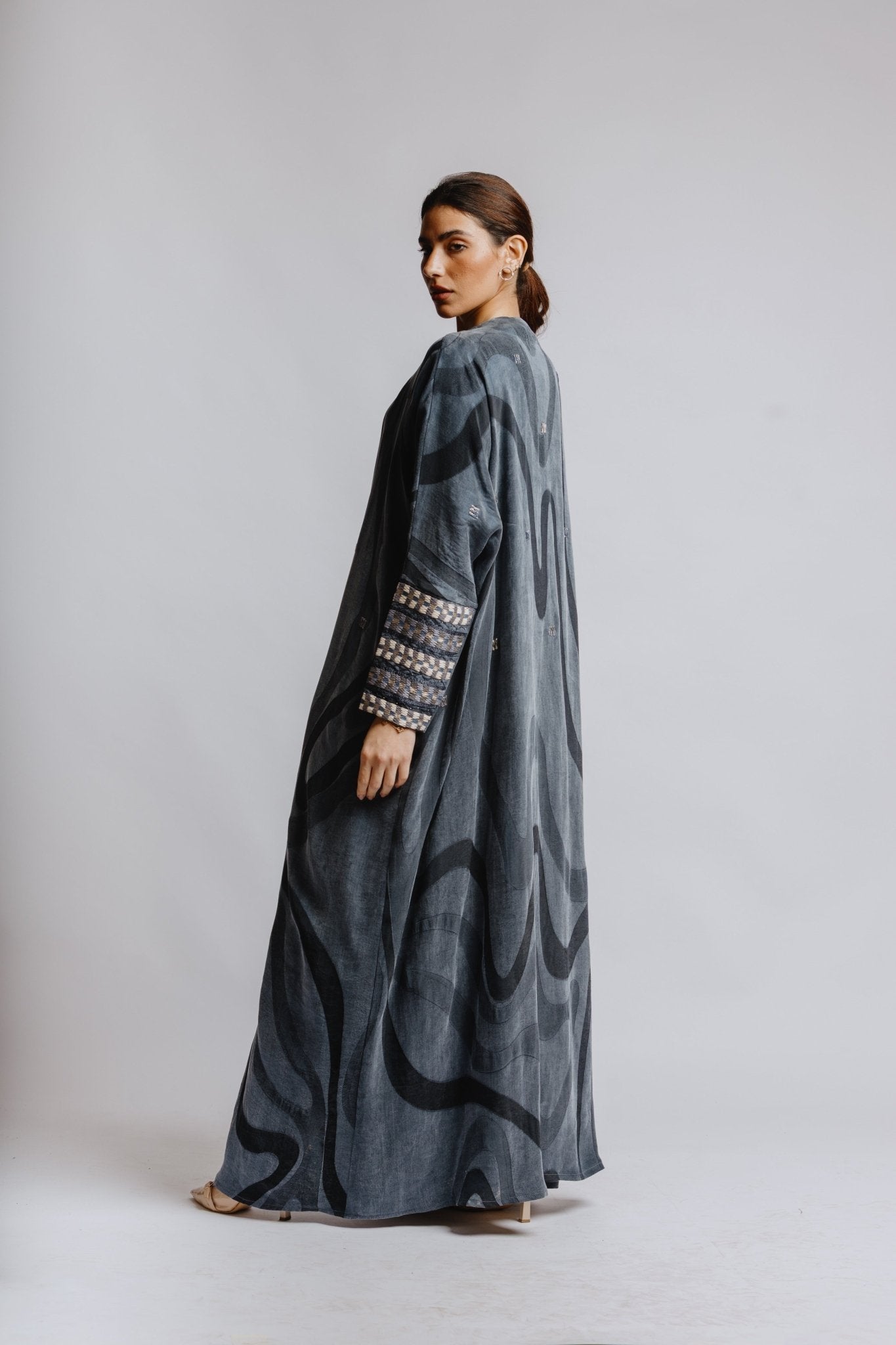 PEC 340101 ABAYA - PEARL COLLECTION - MIRA Y MANO