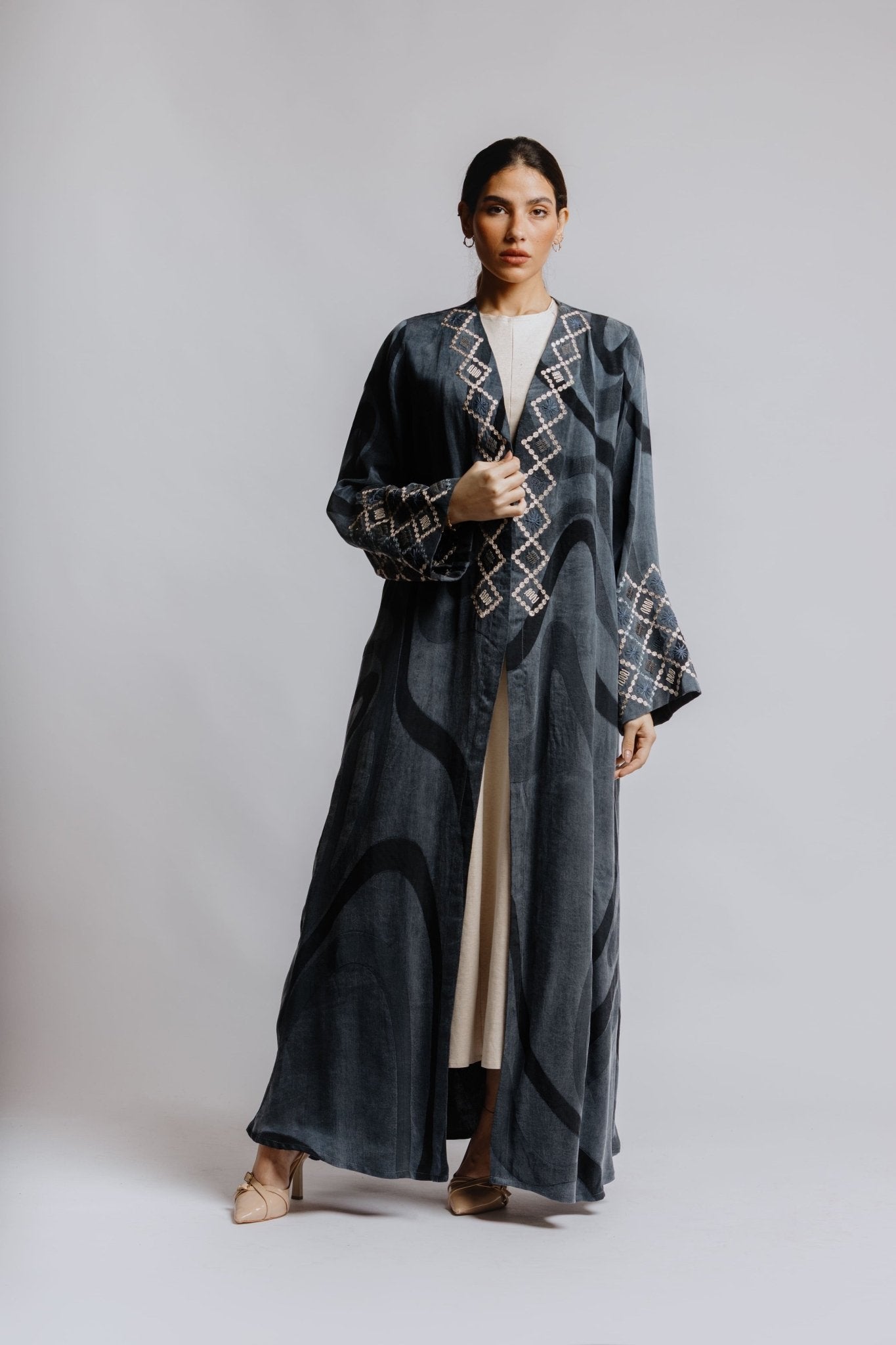 PEC 340102 ABAYA - PEARL COLLECTION - MIRA Y MANO