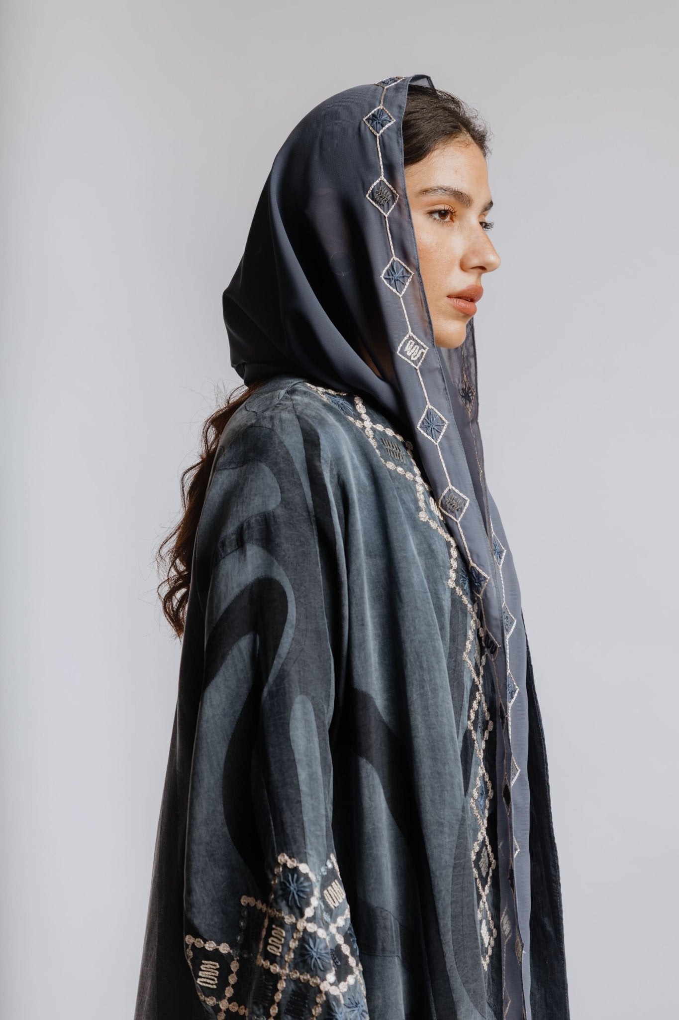 PEC 340102 ABAYA - PEARL COLLECTION - MIRA Y MANO