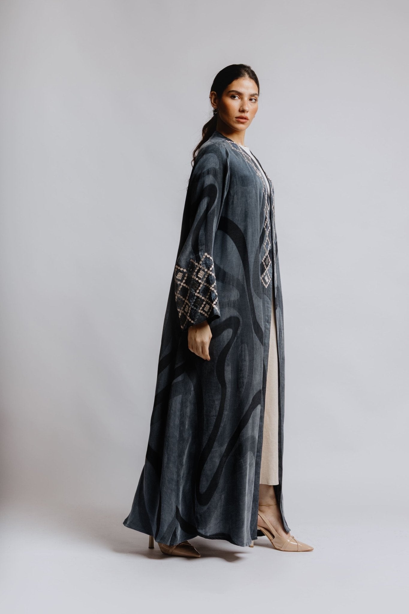 PEC 340102 ABAYA - PEARL COLLECTION - MIRA Y MANO