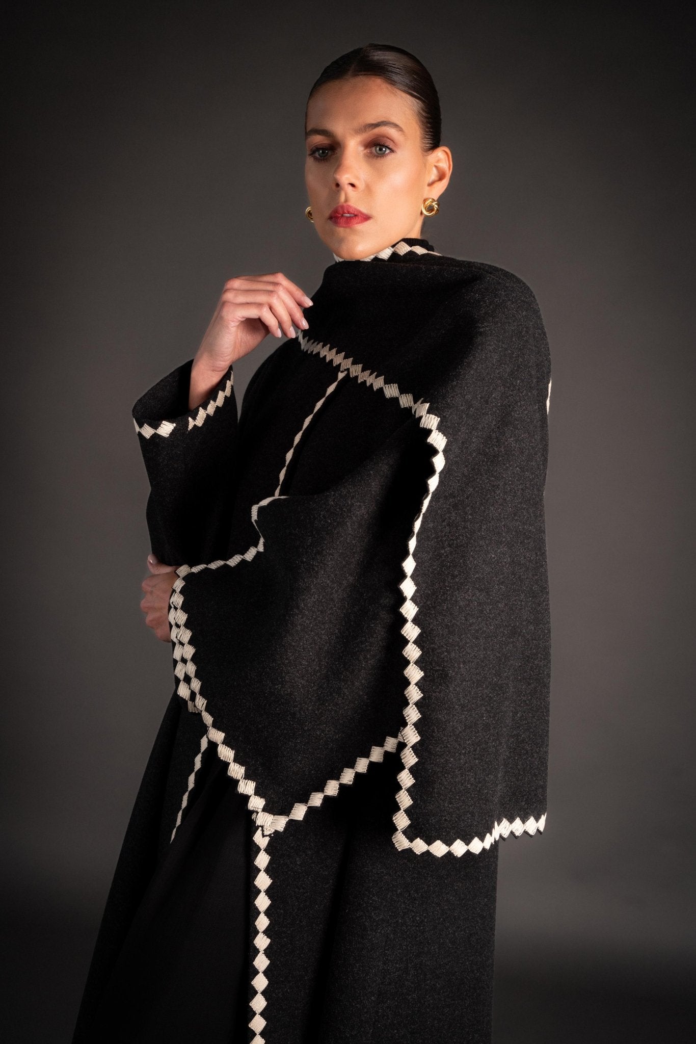 PEC 780010 ABAYA - PEARL COLLECTION - MIRA Y MANO