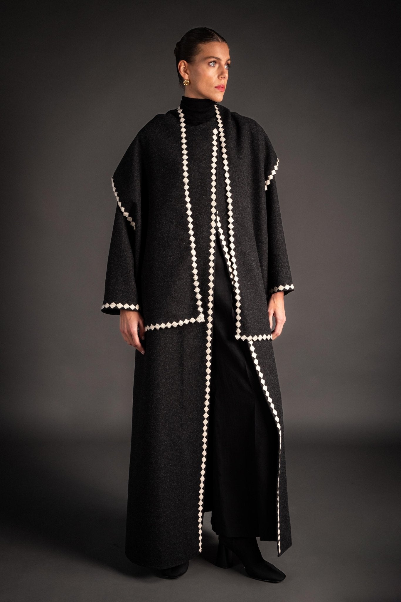 PEC 780010 ABAYA - PEARL COLLECTION - MIRA Y MANO