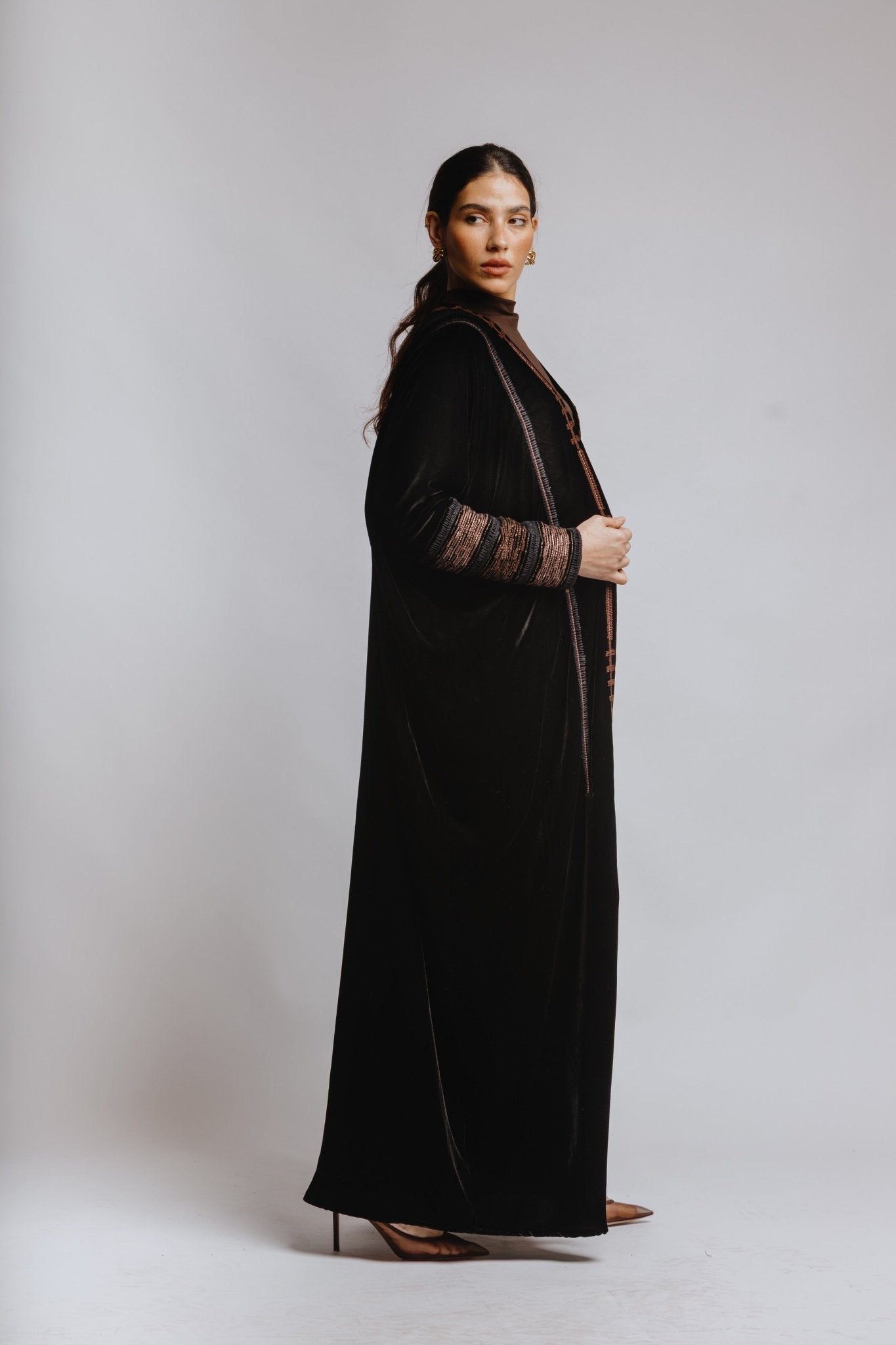 PEC 780024 ABAYA - PEARL COLLECTION - MIRA Y MANO