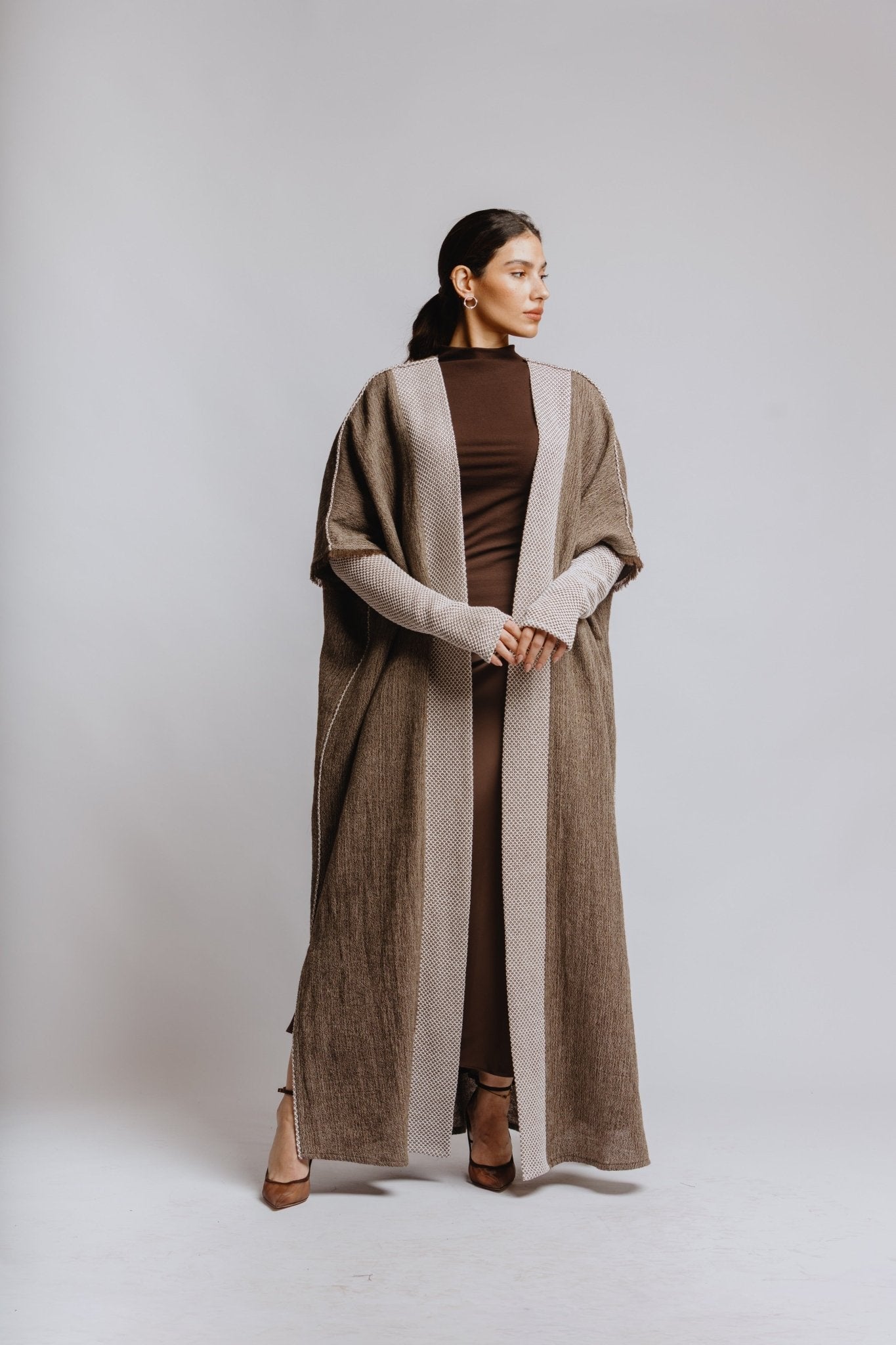 PEC 780026 ABAYA - PEARL COLLECTION - MIRA Y MANO