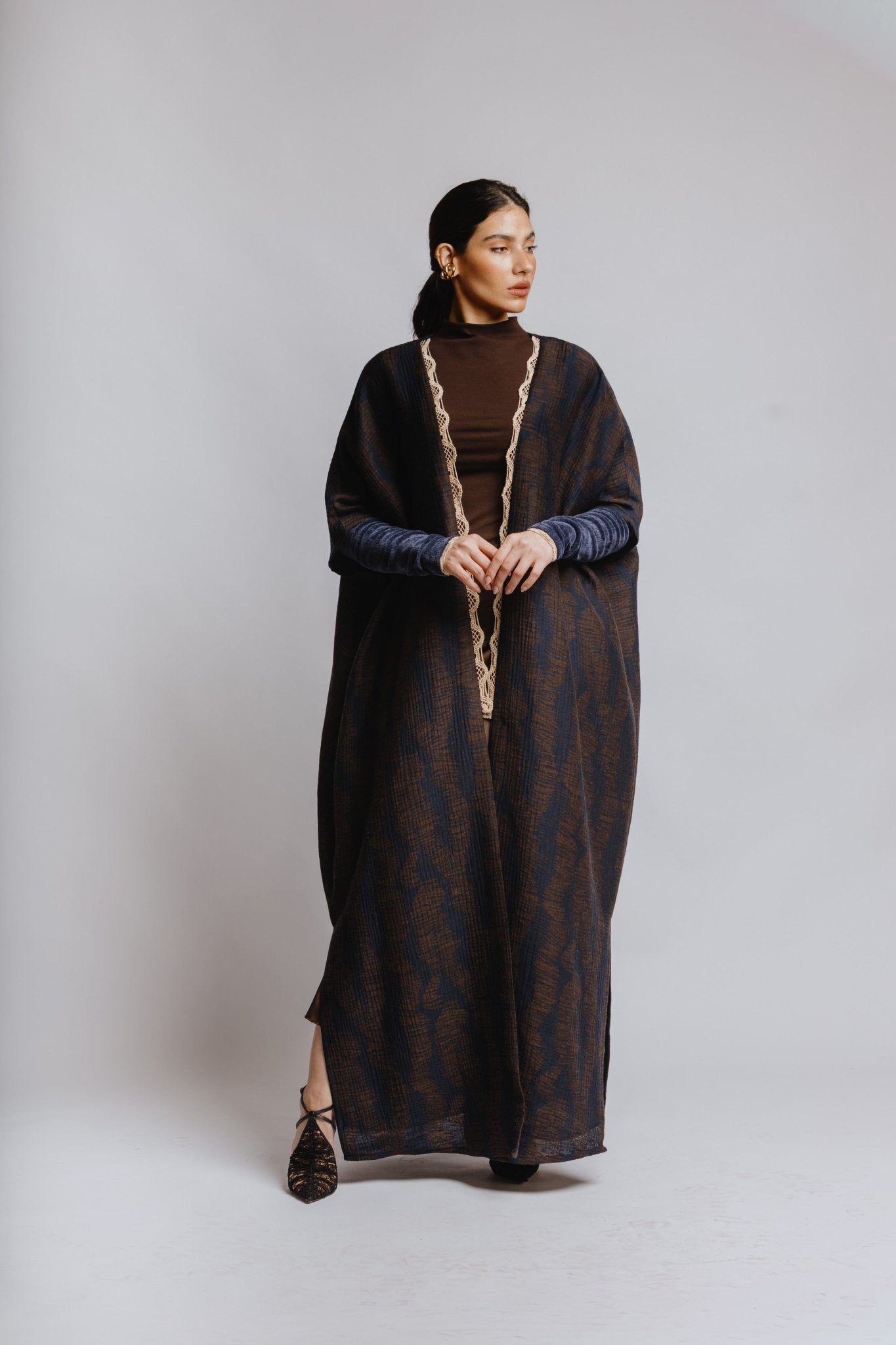 PEC 780027 ABAYA - PEARL COLLECTION - MIRA Y MANO