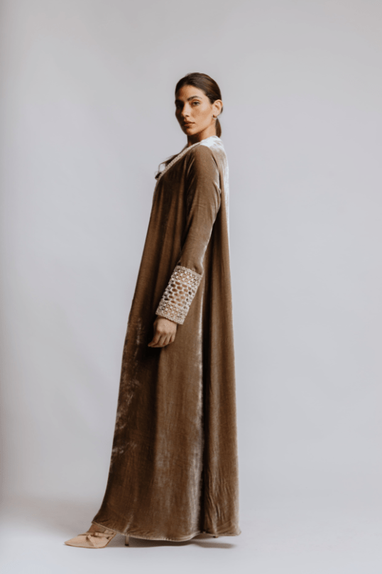 PEC 780031 ABAYA - PEARL COLLECTION - MIRA Y MANO