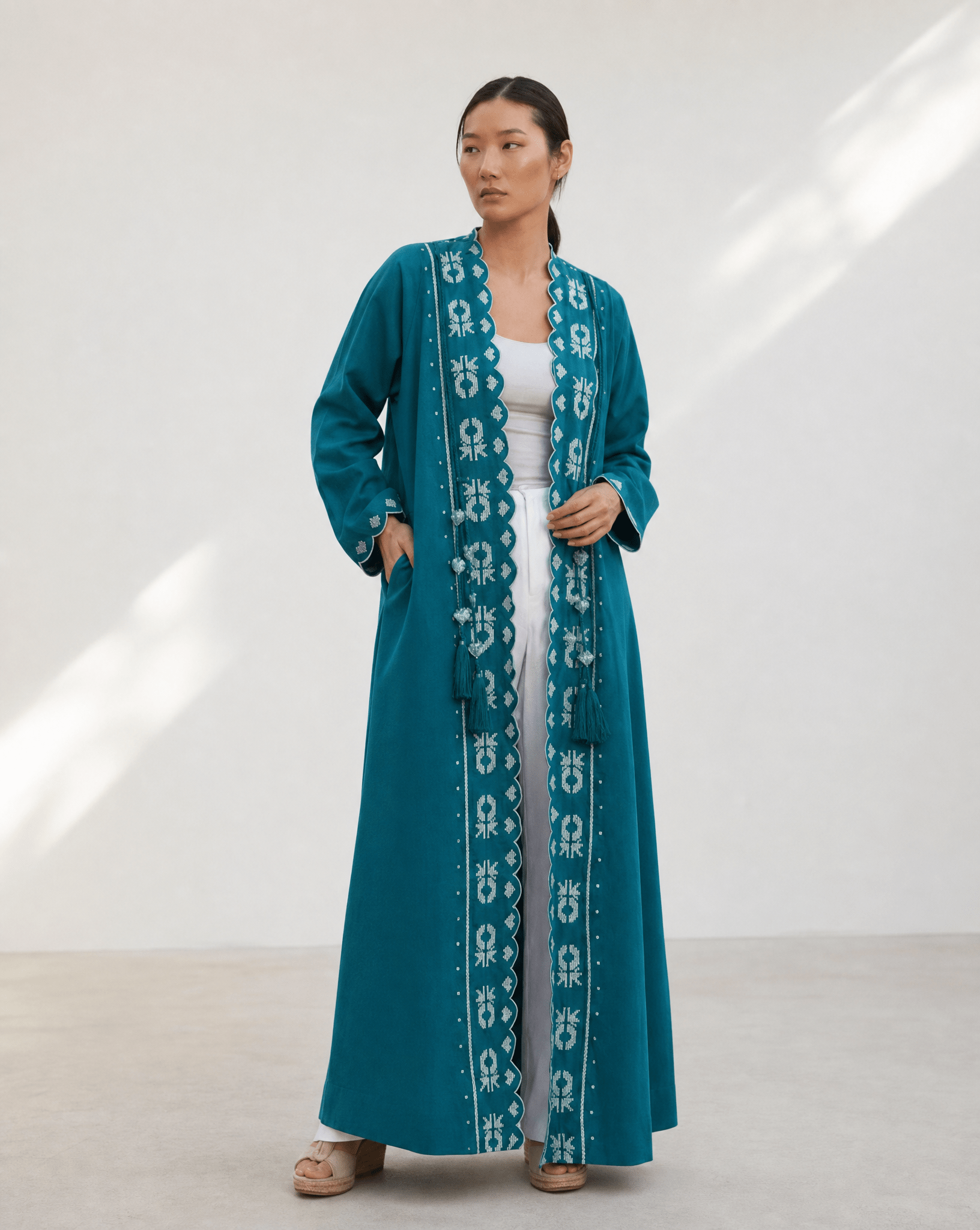 ALEXIS - TL ABAYA - PRIVILEGE OFFICIAL - MIRA Y MANO