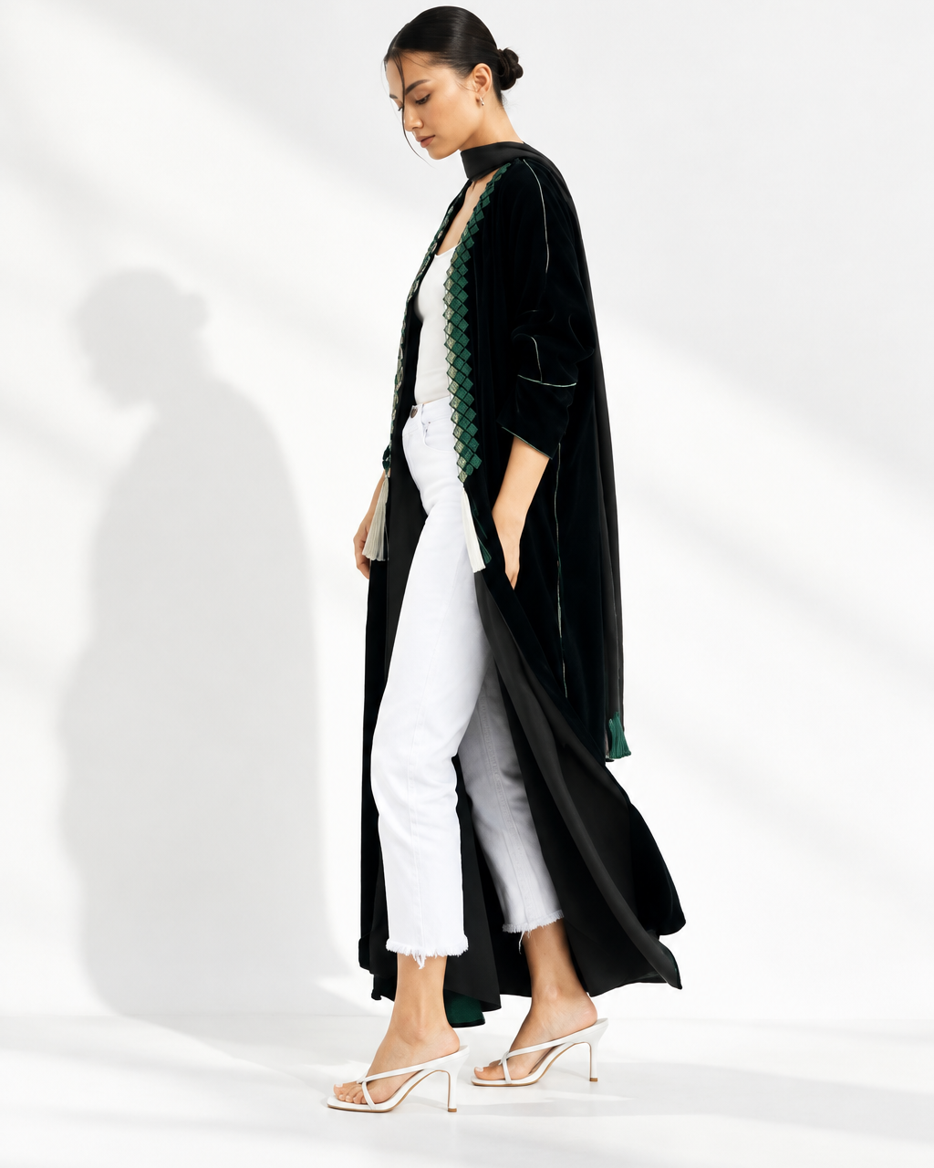 FRIDA IN GREEN ABAYA - PRIVILEGE OFFICIAL - MIRA Y MANO