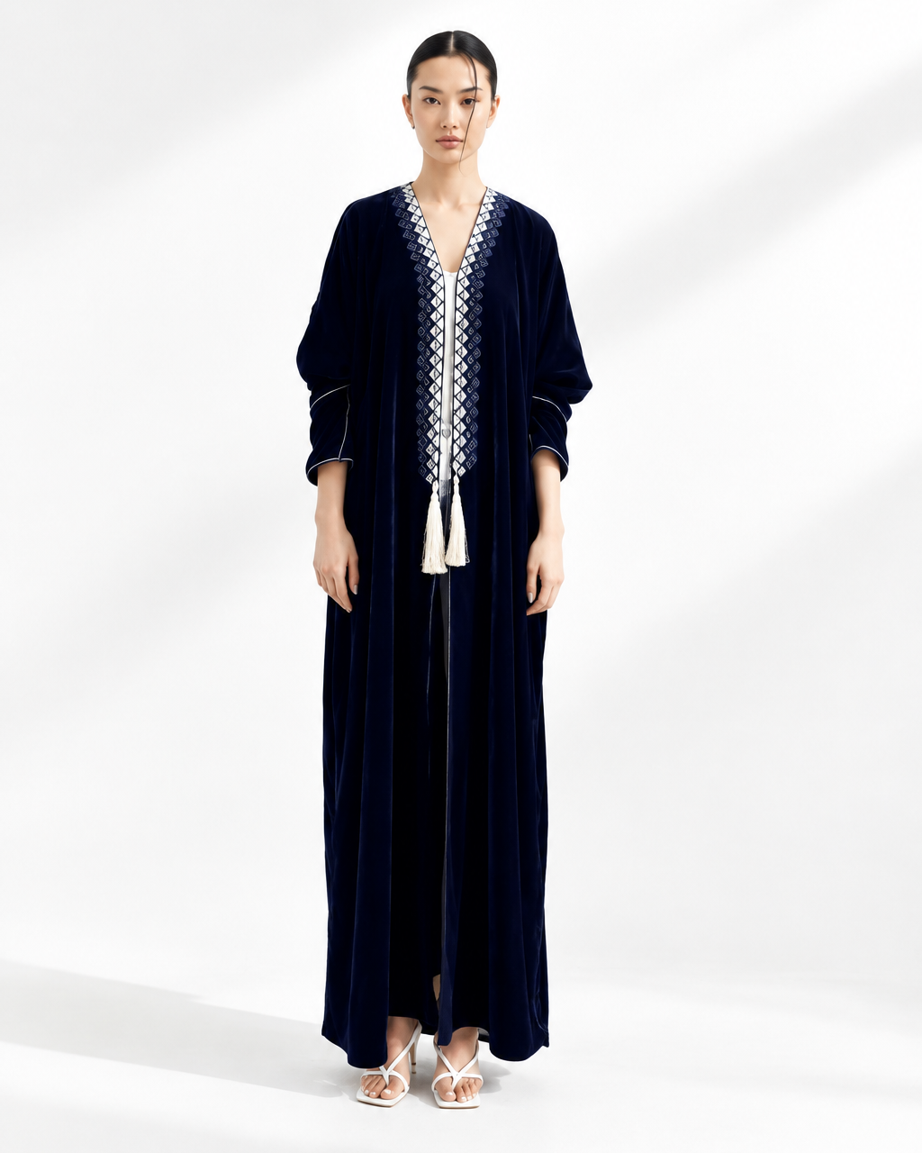 FRIDA IN NAVY ABAYA - MIRA Y MANO