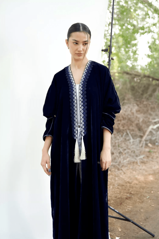 FRIDA IN NAVY ABAYA - PRIVILEGE OFFICIAL - MIRA Y MANO