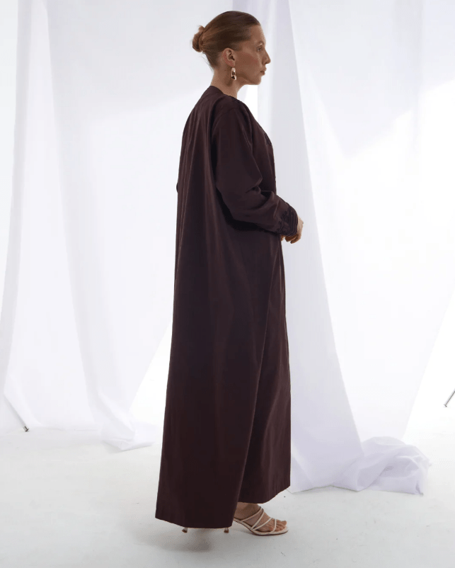 KAIA ABAYA - PRIVILEGE OFFICIAL - MIRA Y MANO