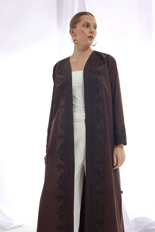 KAIA ABAYA - PRIVILEGE OFFICIAL - MIRA Y MANO