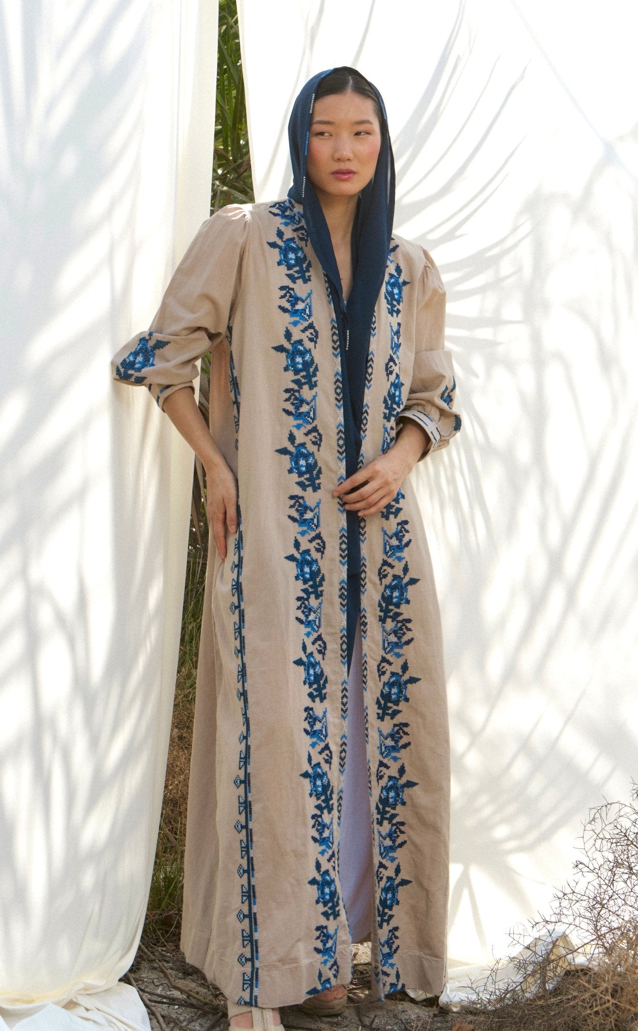 SIENNA ABAYA - PRIVILEGE OFFICIAL - MIRA Y MANO