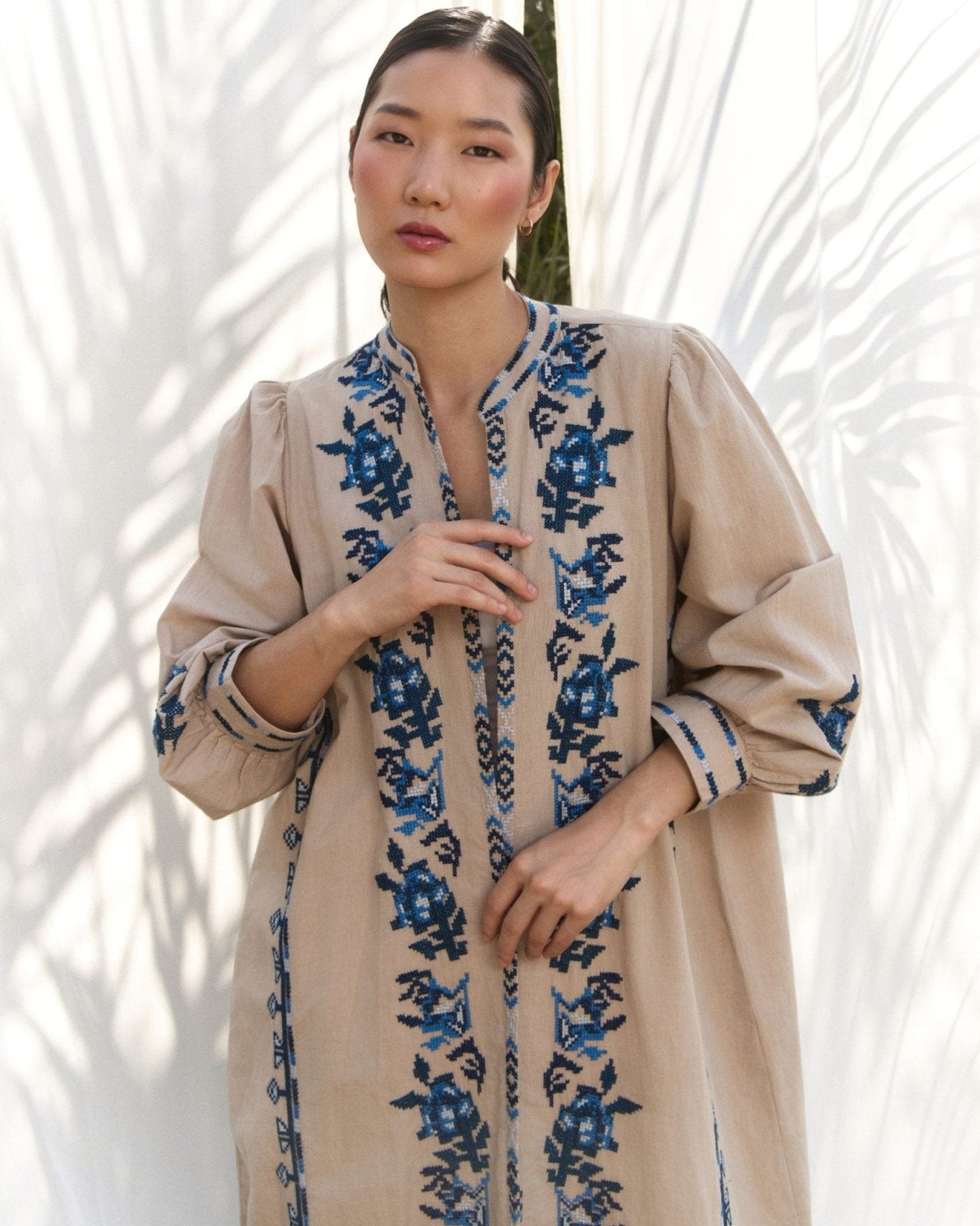 SIENNA ABAYA - PRIVILEGE OFFICIAL - MIRA Y MANO