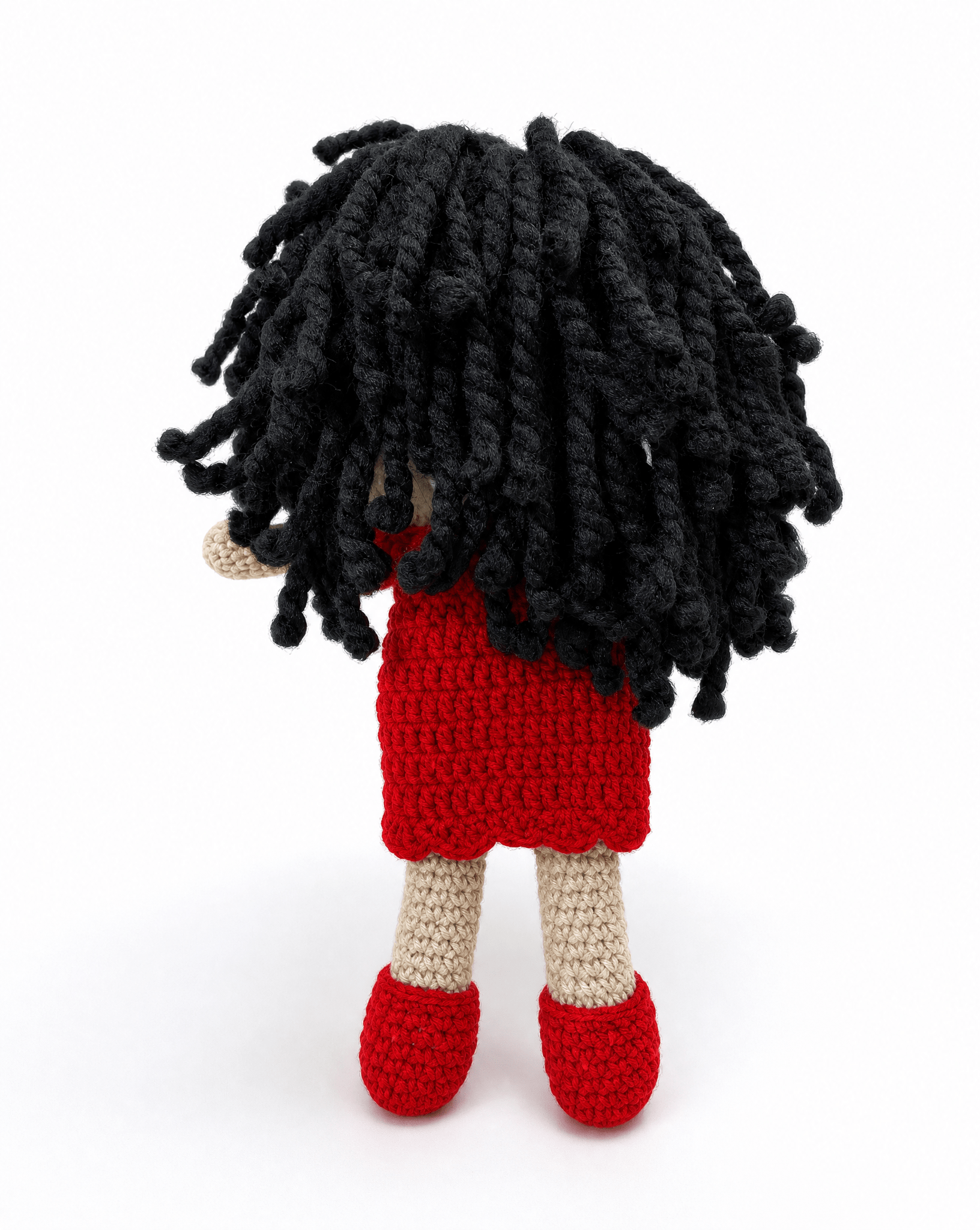 GIRL DOLL RED - PTI - MIRA Y MANO