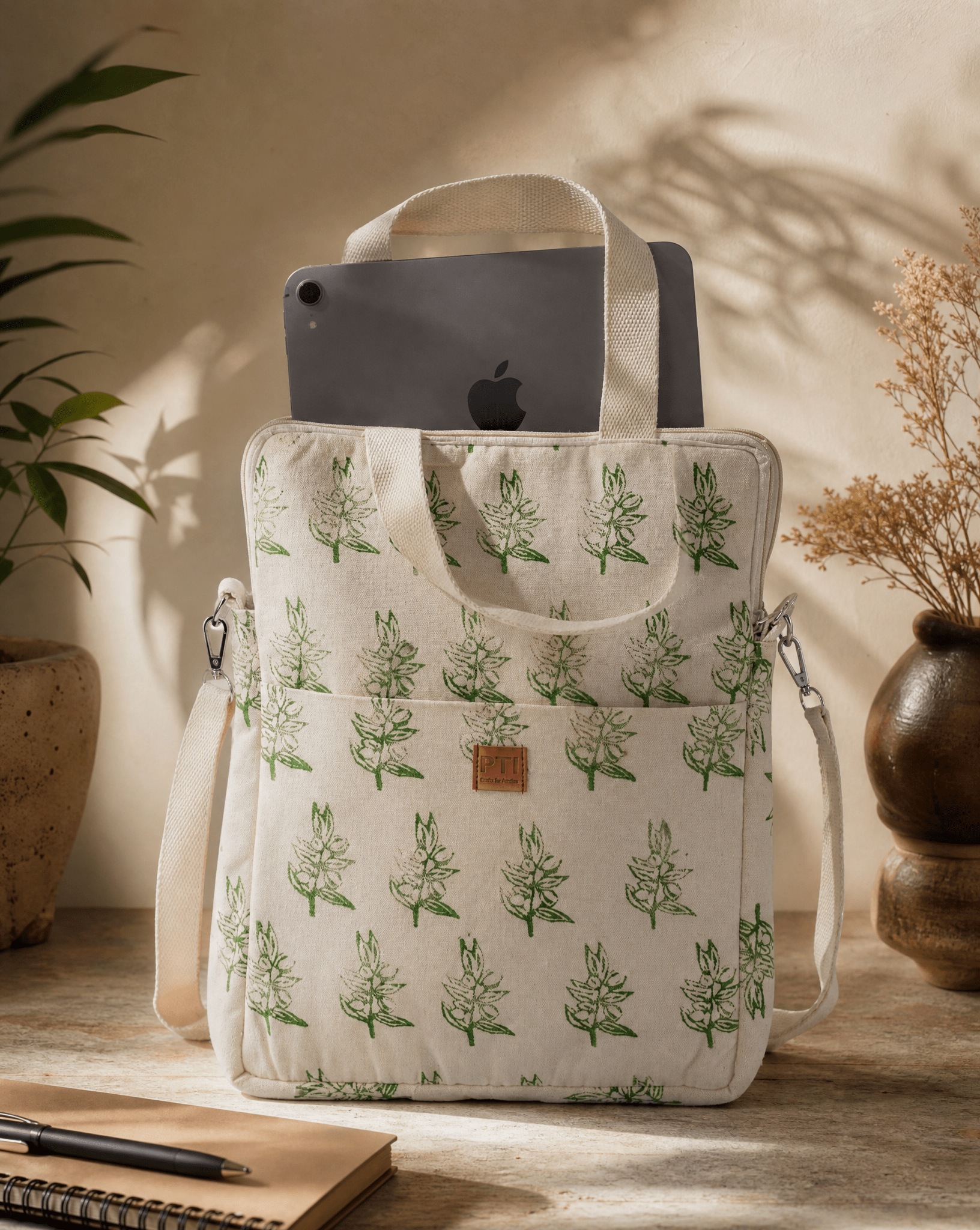 OLIVE IPAD BAG - PTI - MIRA Y MANO