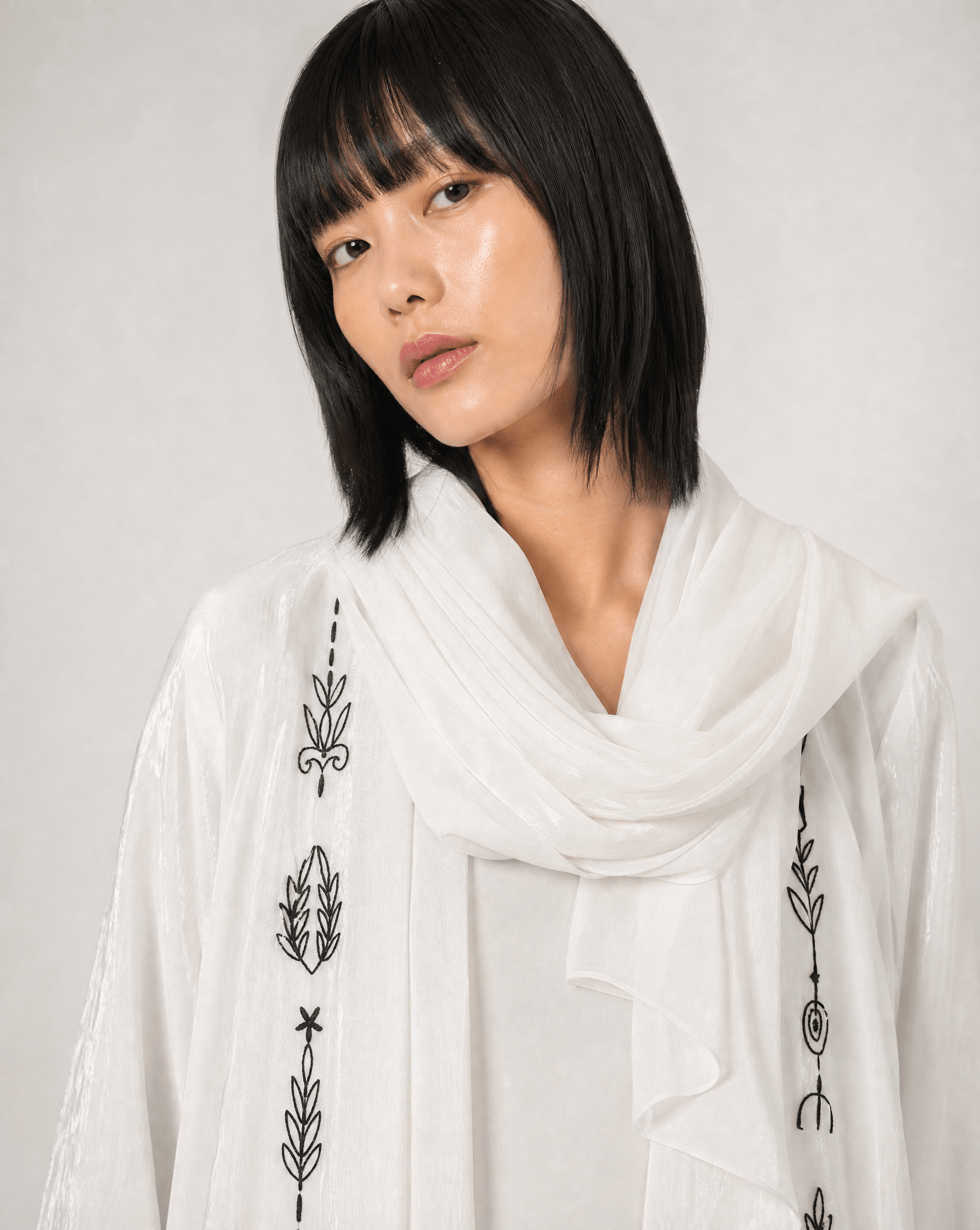ME16 ABAYA - QATARIA ABAYA - MIRA Y MANO