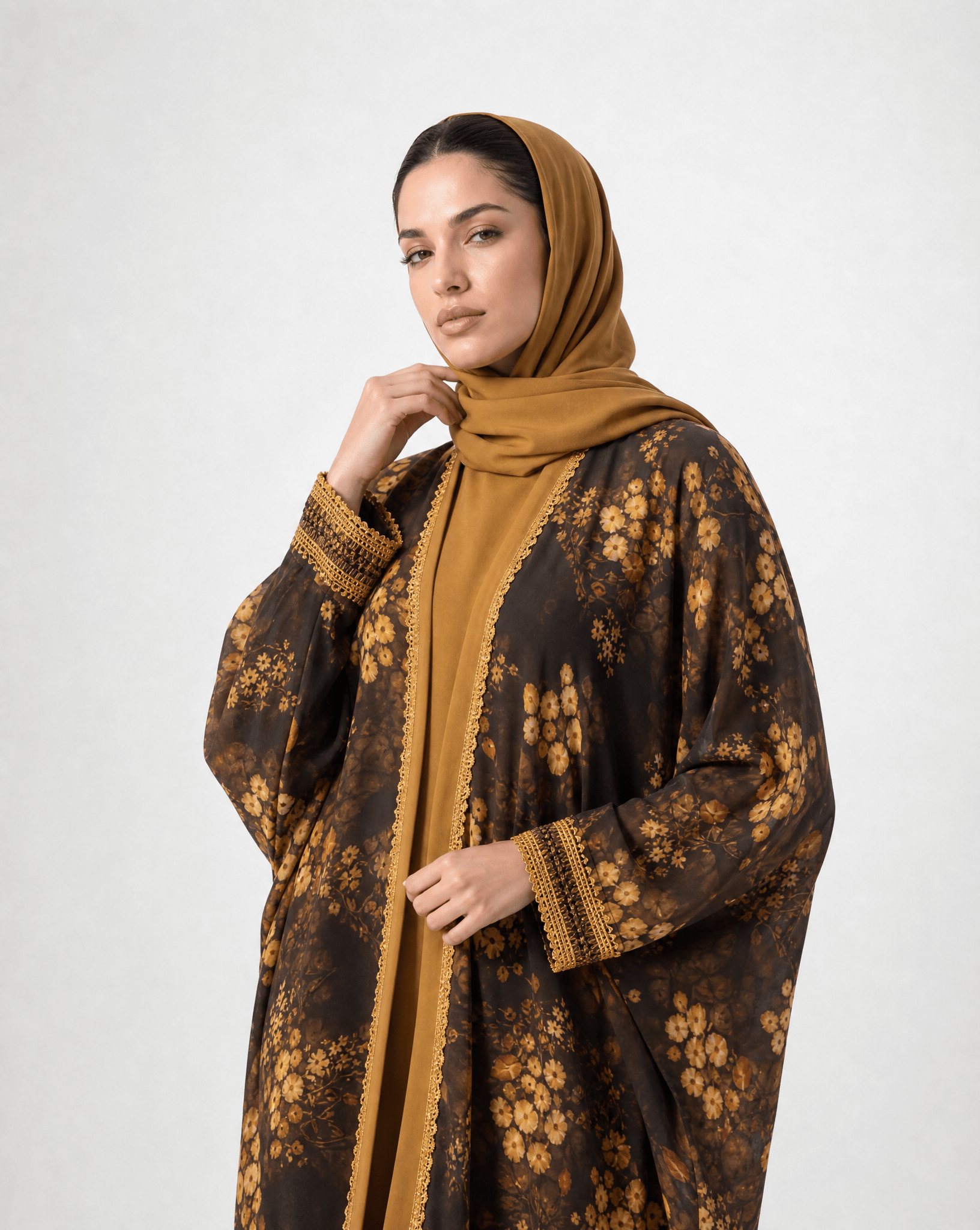 MQE17 ABAYA - QATARIA ABAYA - MIRA Y MANO