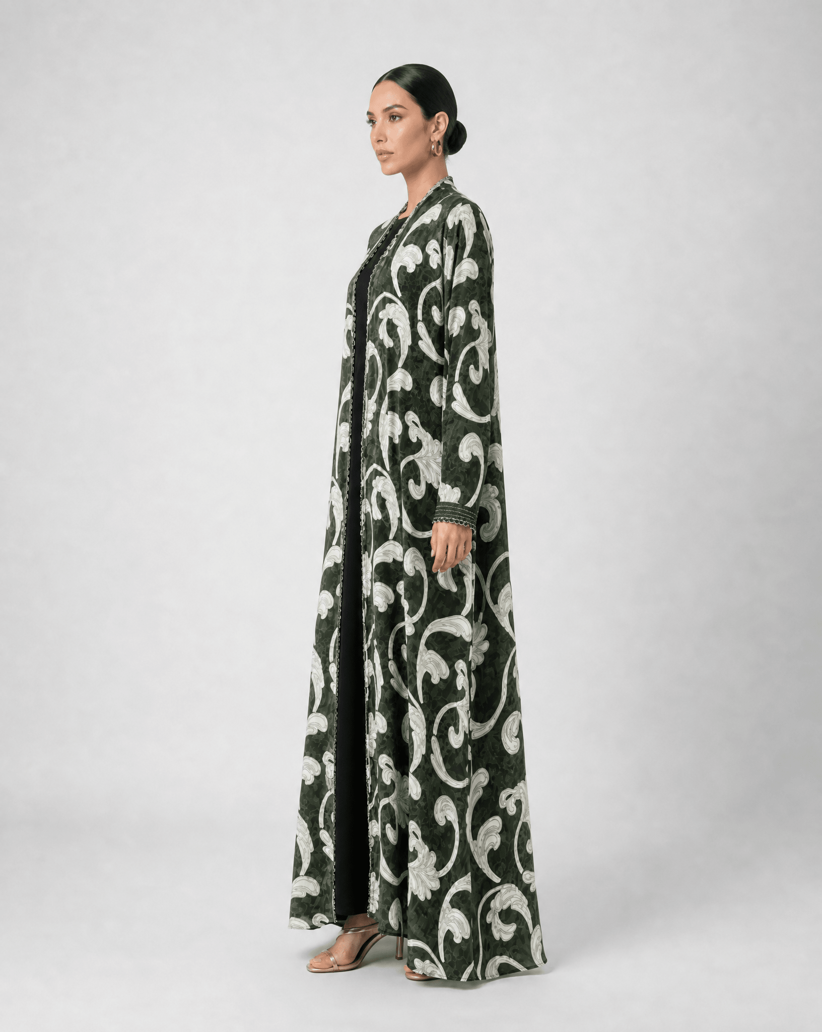 MQE20 ABAYA - QATARIA ABAYA - MIRA Y MANO