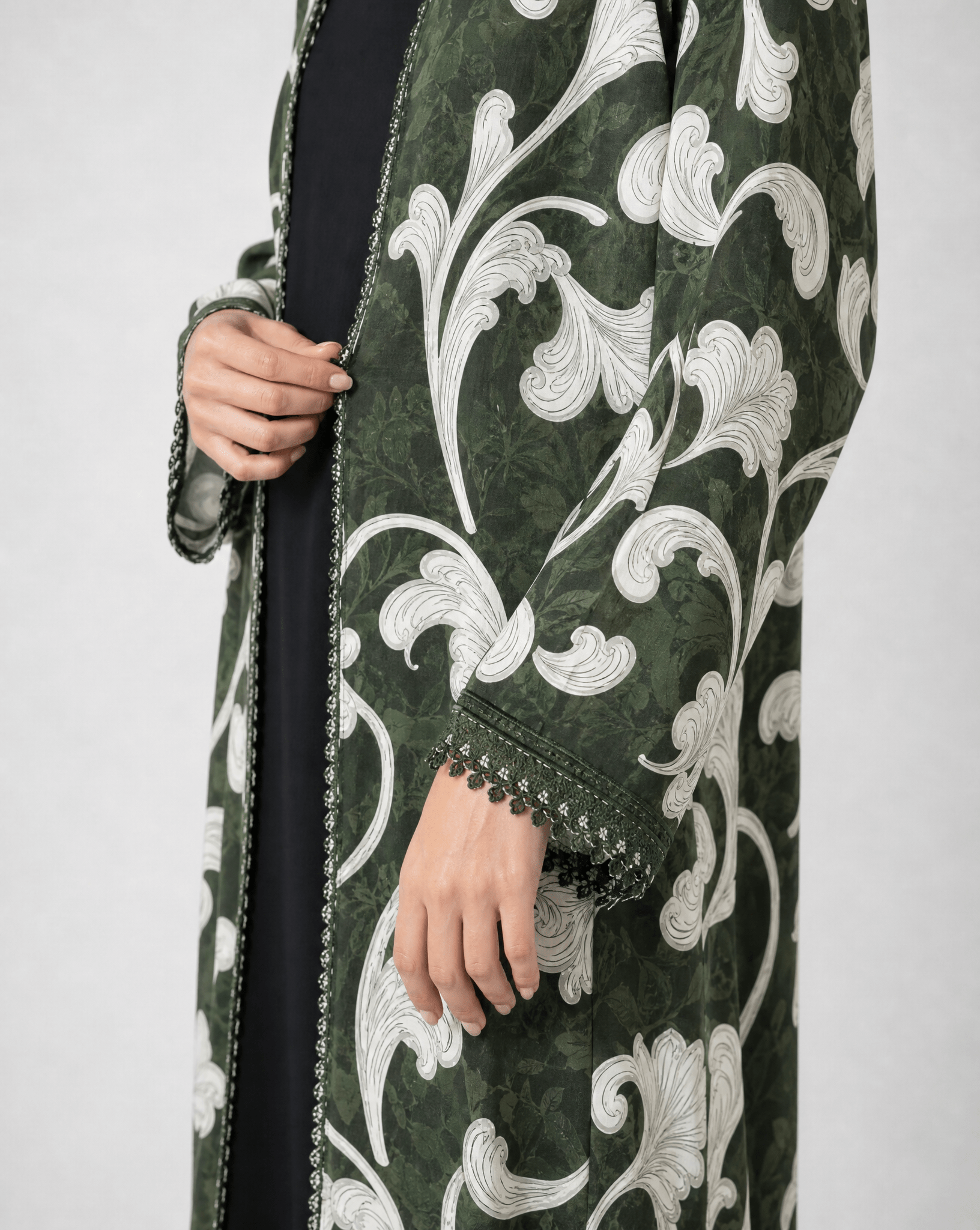 MQE20 ABAYA - QATARIA ABAYA - MIRA Y MANO