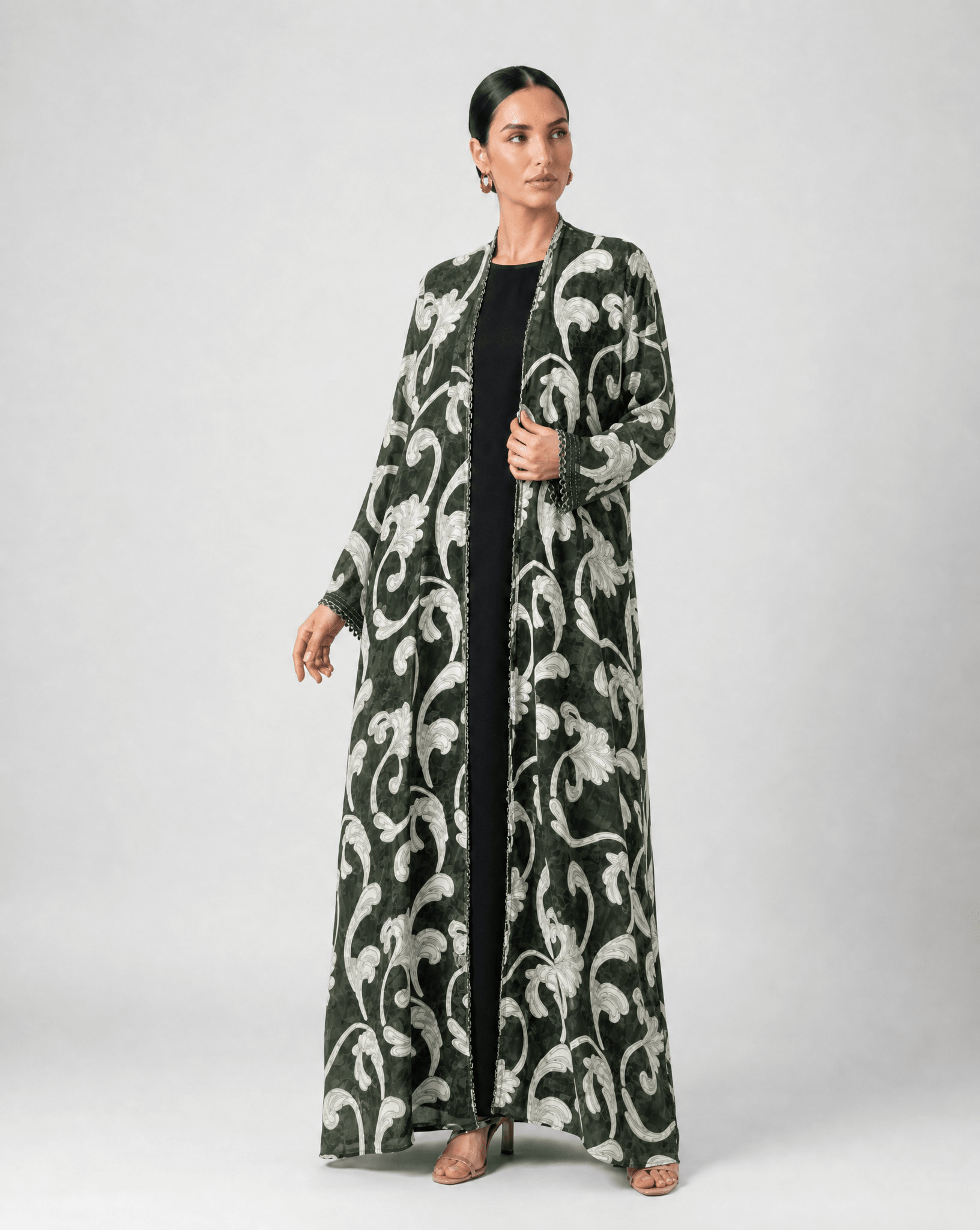 MQE20 ABAYA - QATARIA ABAYA - MIRA Y MANO
