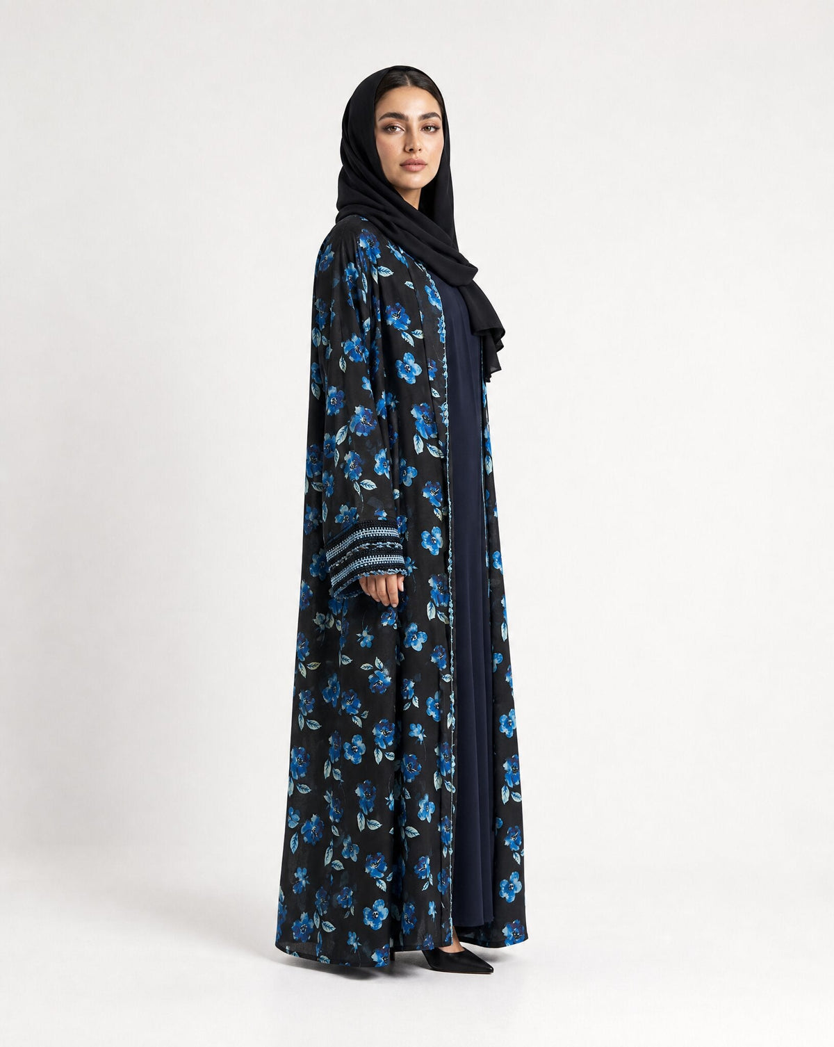 QA11 ABAYA - MIRA Y MANO