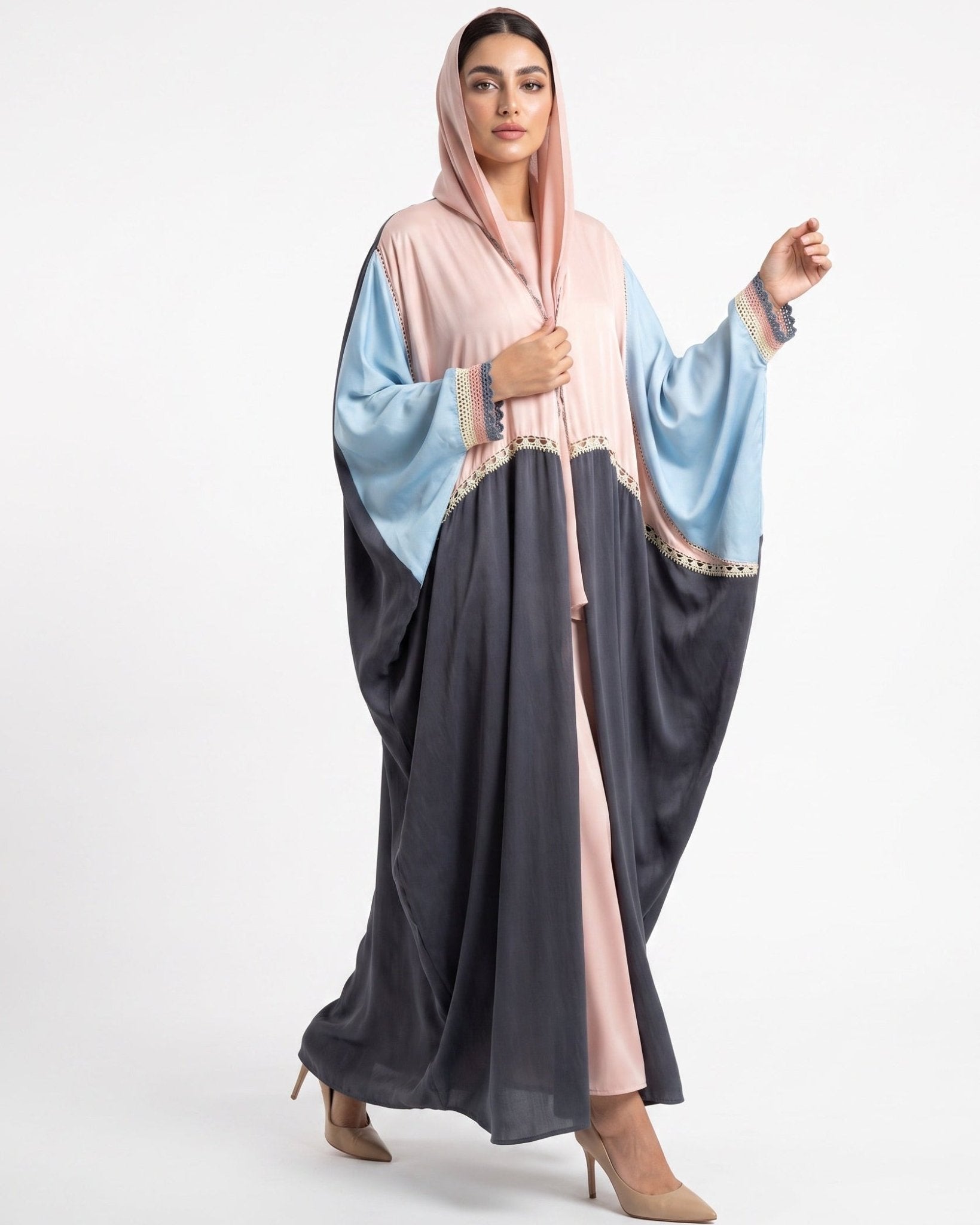 QA13 ABAYA - QATARIA ABAYA - MIRA Y MANO