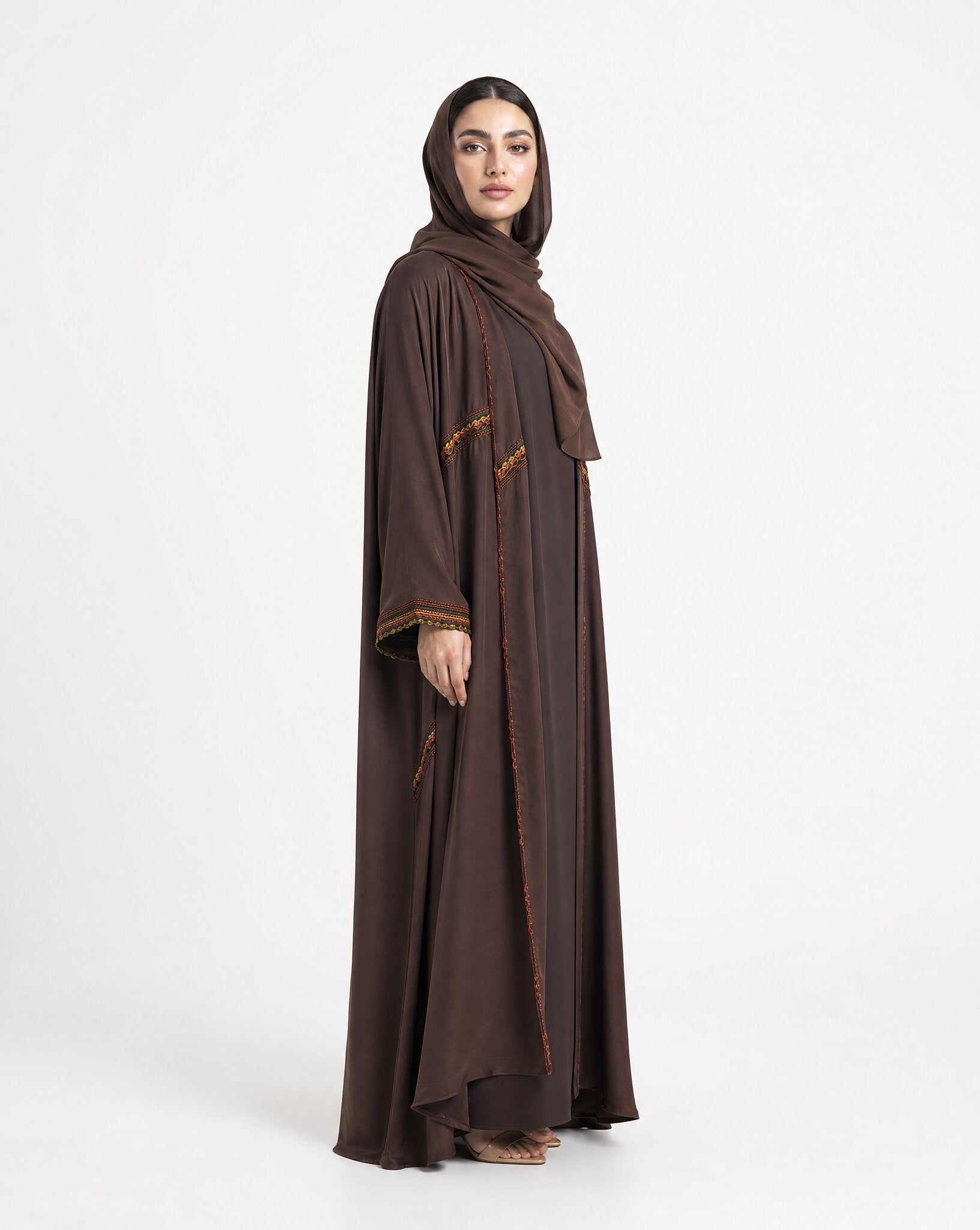 QA15 ABAYA - QATARIA ABAYA - MIRA Y MANO