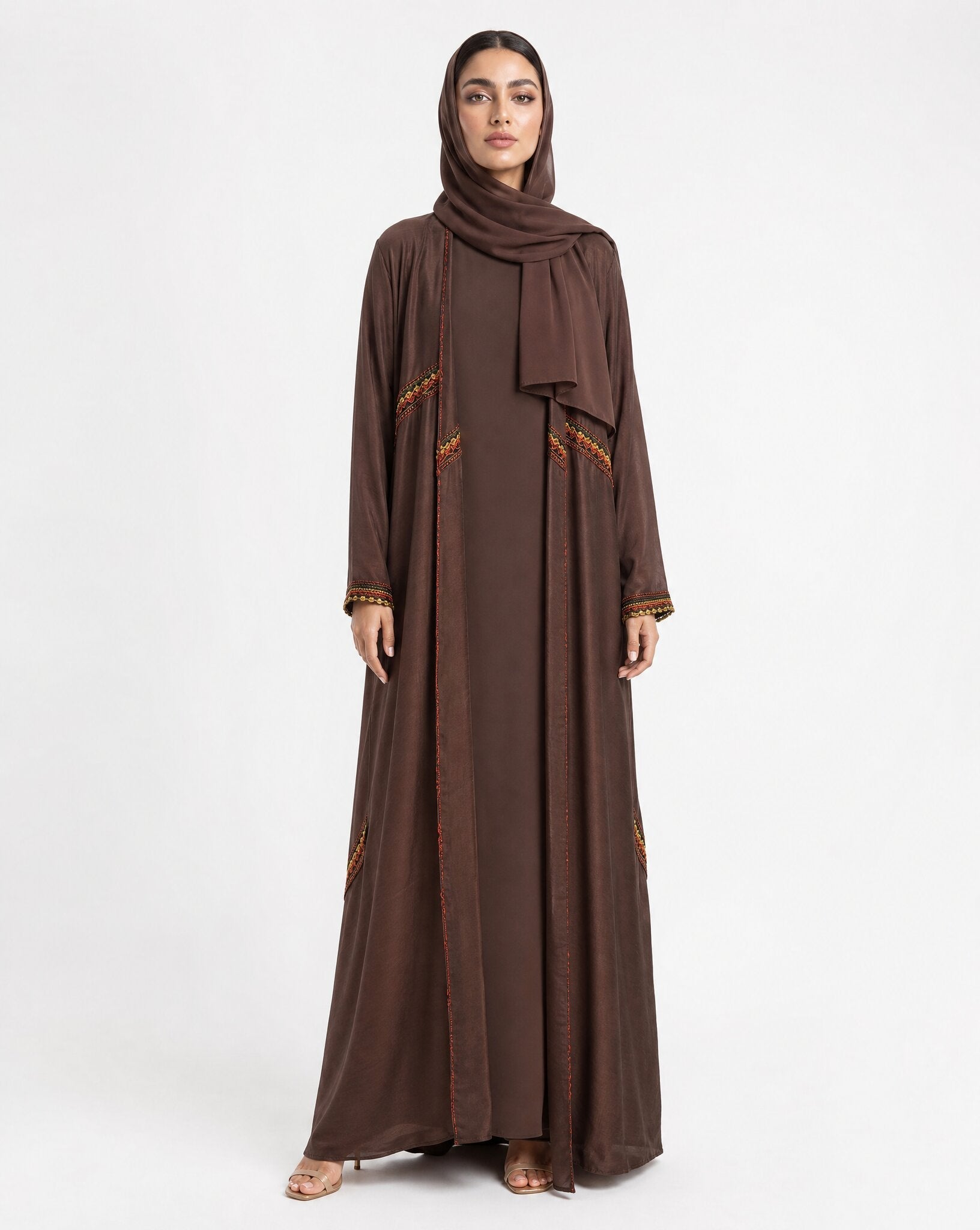 QA15 ABAYA - QATARIA ABAYA - MIRA Y MANO