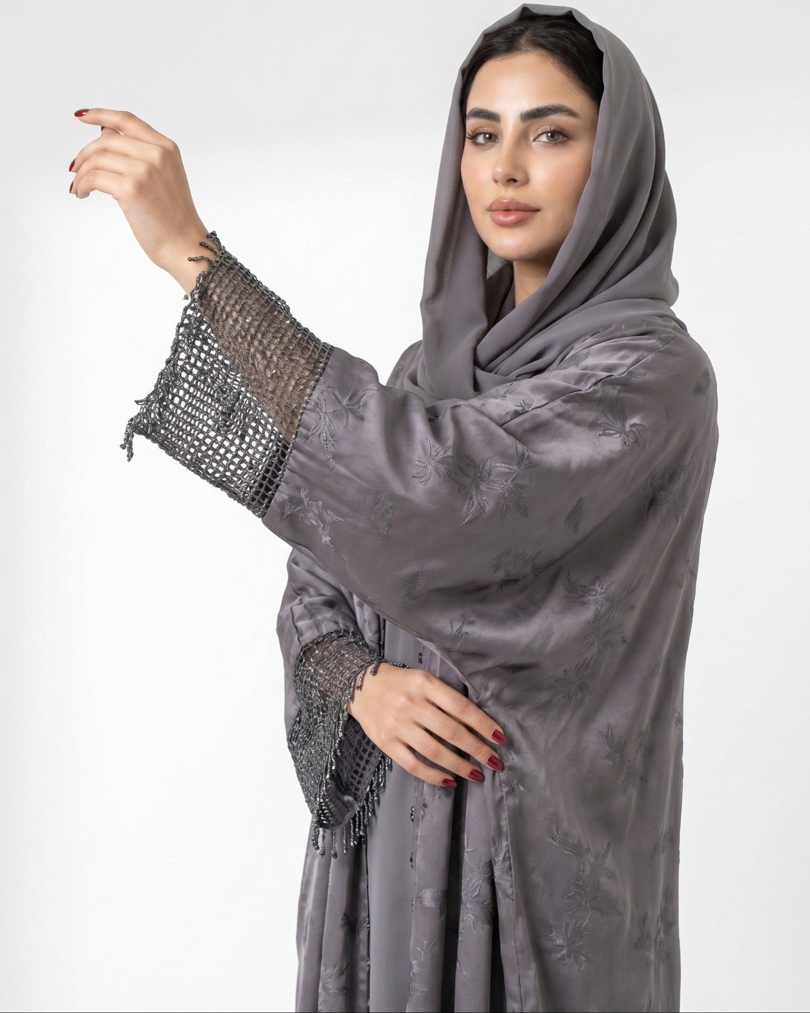 QA19 – Grey Silk Abaya - QATARIA ABAYA - MIRA Y MANO