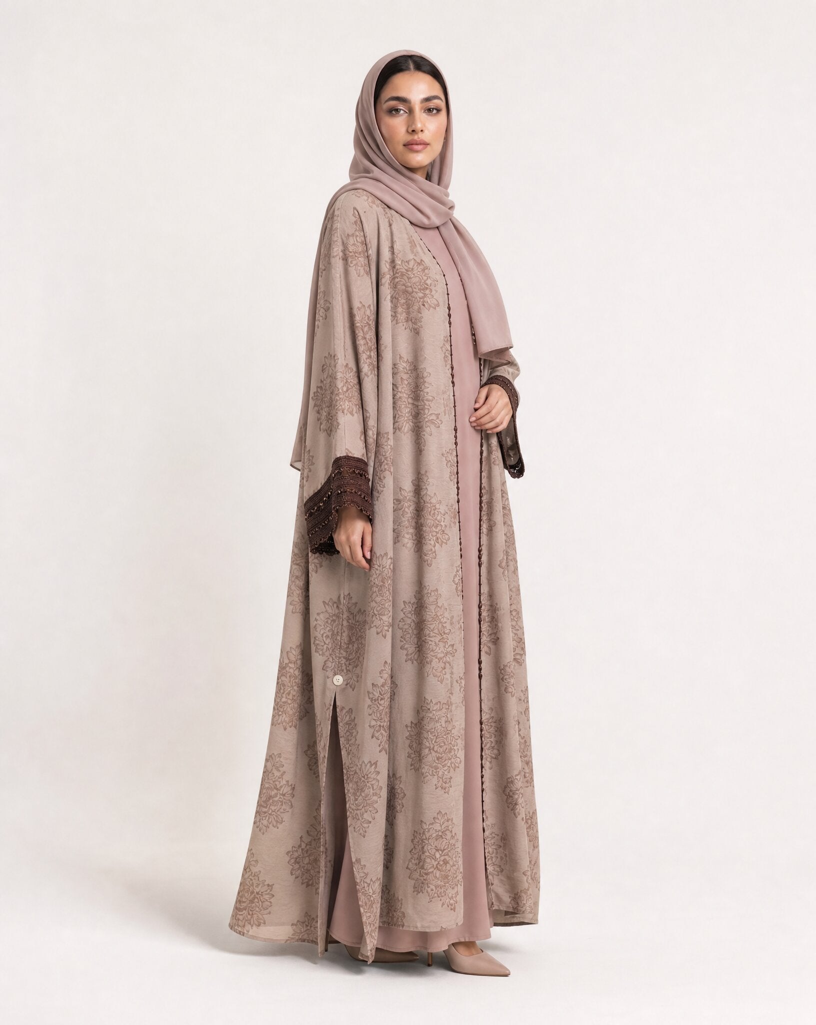 QA36 – Tan Crepe Abaya - QATARIA ABAYA - MIRA Y MANO