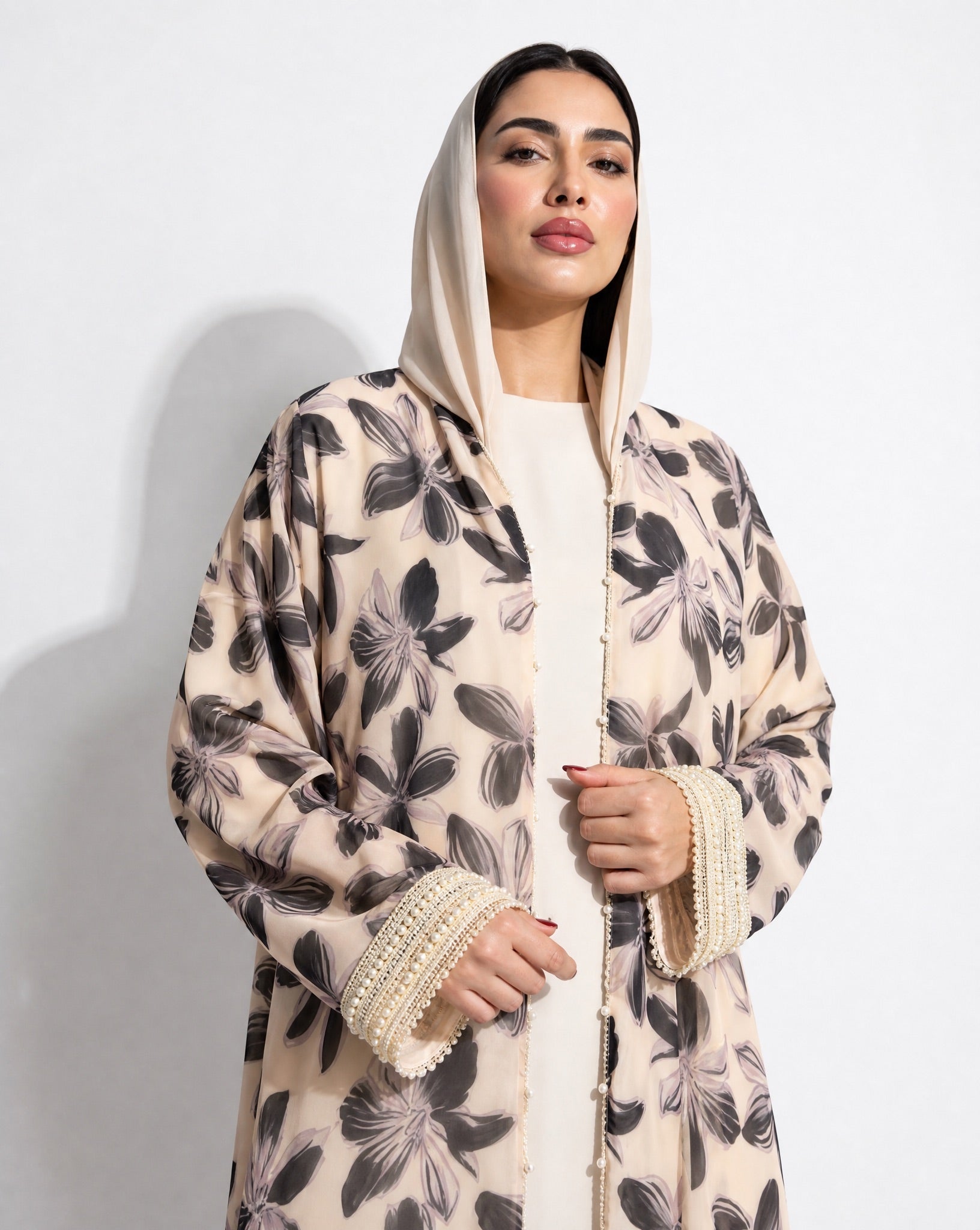 QM2608 – Beige Chiffon Abaya - QATARIA ABAYA - MIRA Y MANO