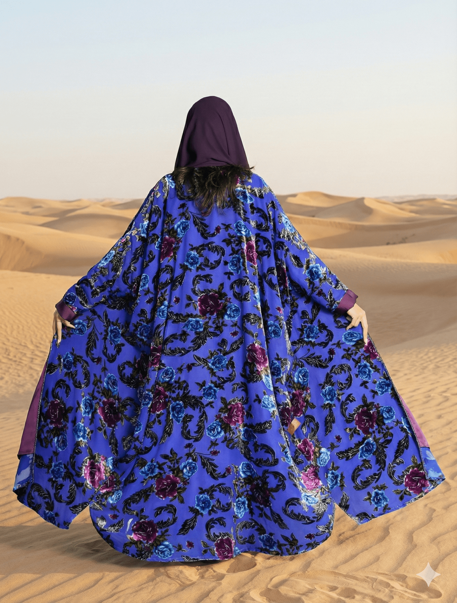 WM022 - BL ABAYA - QATARIA ABAYA - MIRA Y MANO