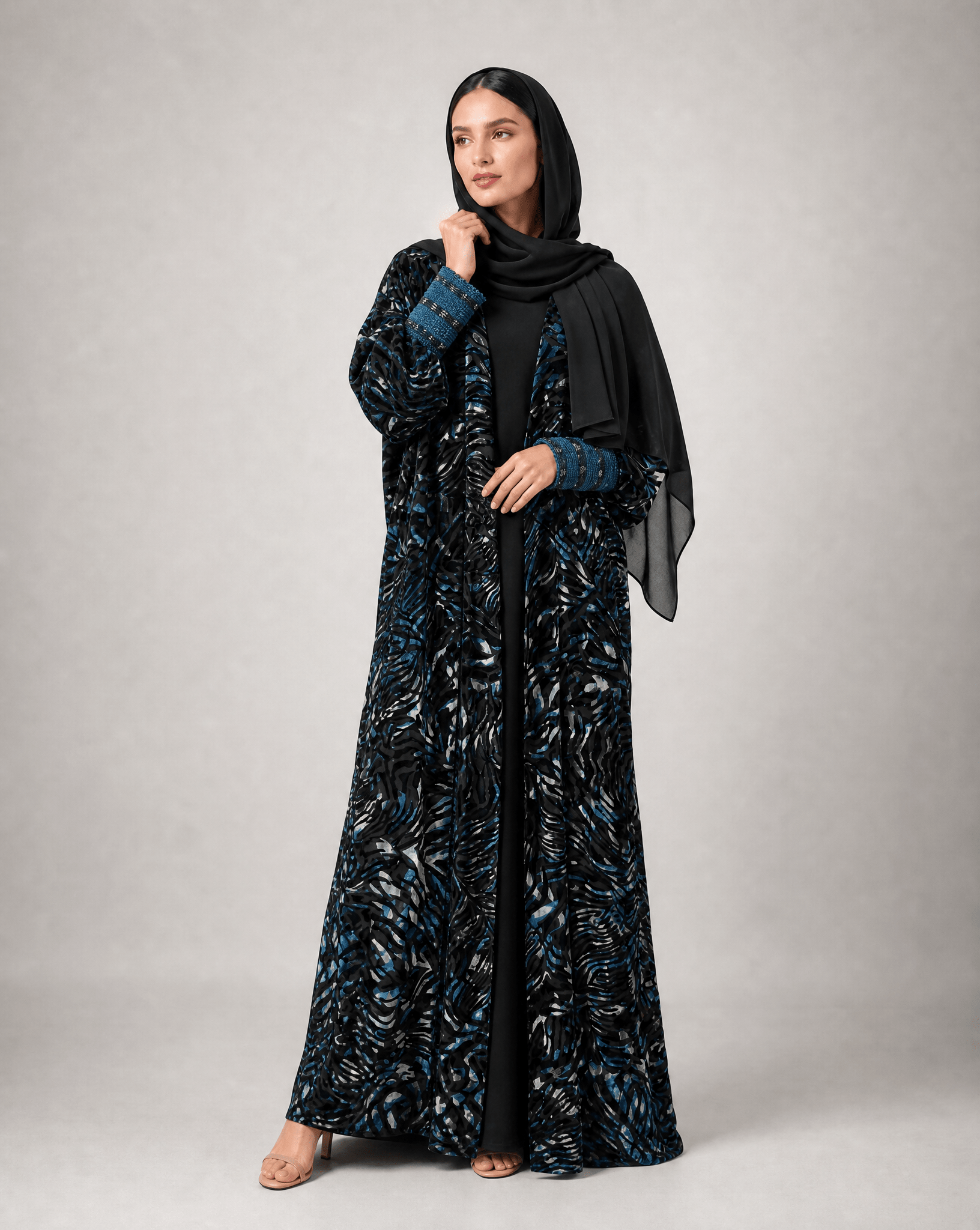 WM31 ABAYA - QATARIA ABAYA - MIRA Y MANO