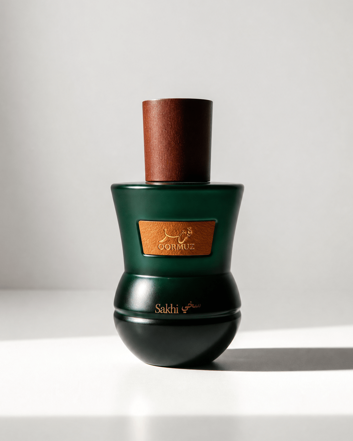 SAKHI PERFUME - QORMUZ - MIRA Y MANO