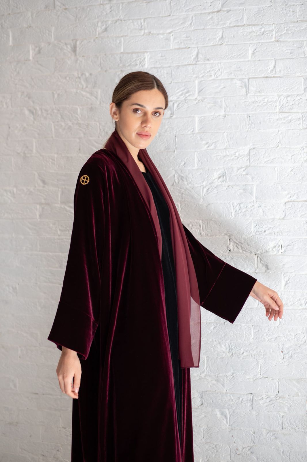 3015 ABAYA - RASHA BILAL - MIRA Y MANO