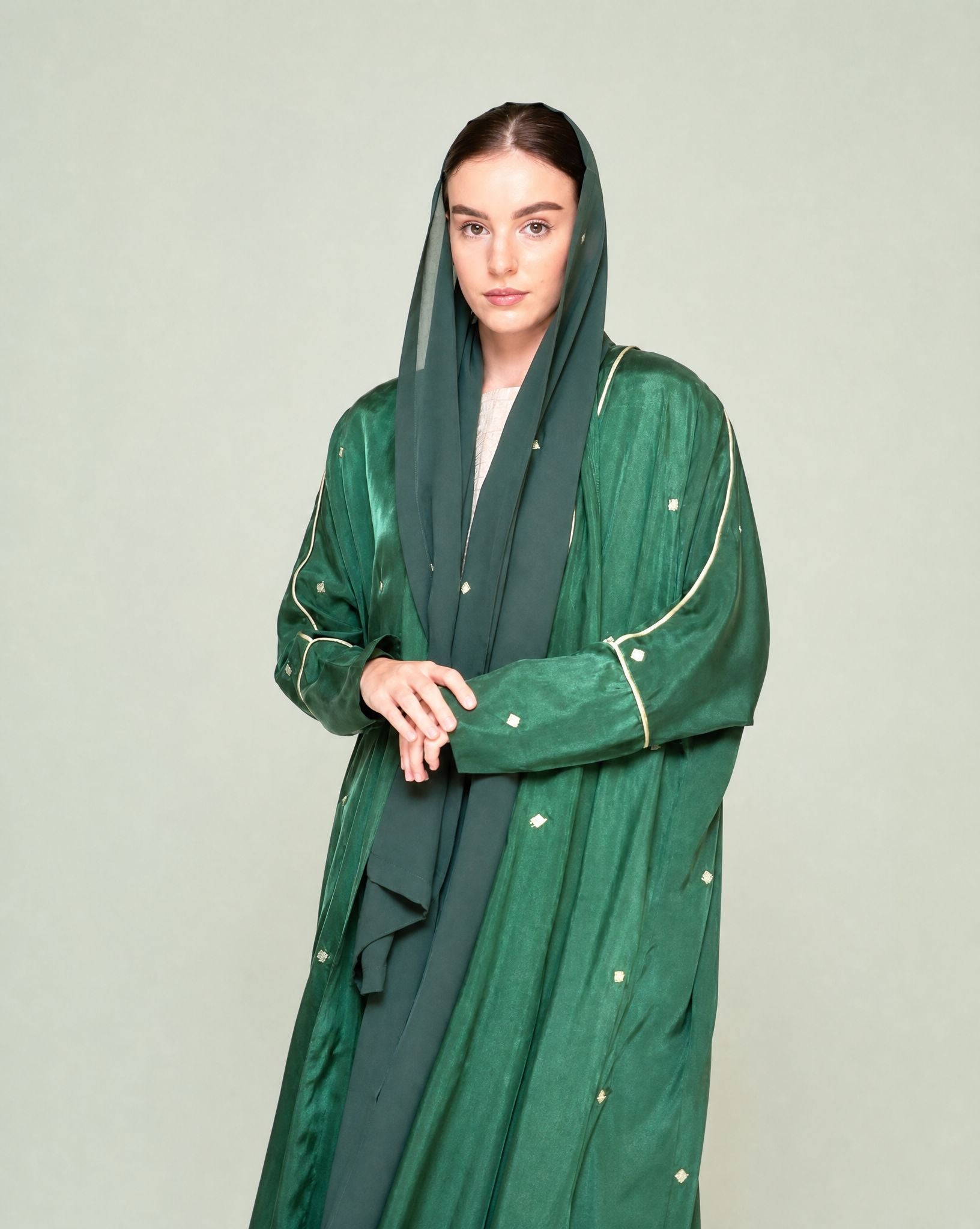 SS25R012-GR ABAYA - RIBBON - MIRA Y MANO